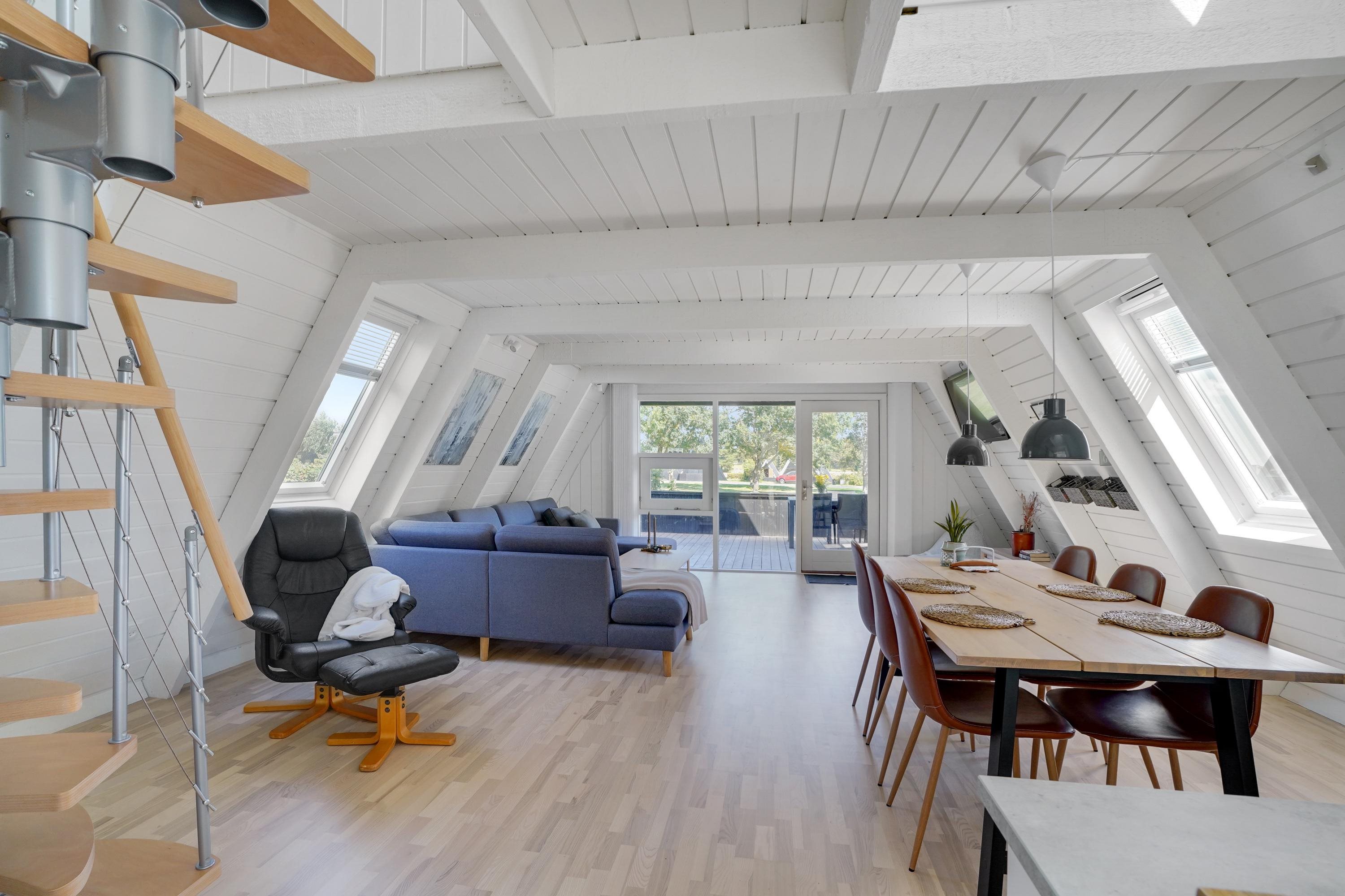 Fremhævet stue billede i fuldskærmstilstand. Billede af Golfsvinget 5, Gatten, 9640 Farsø