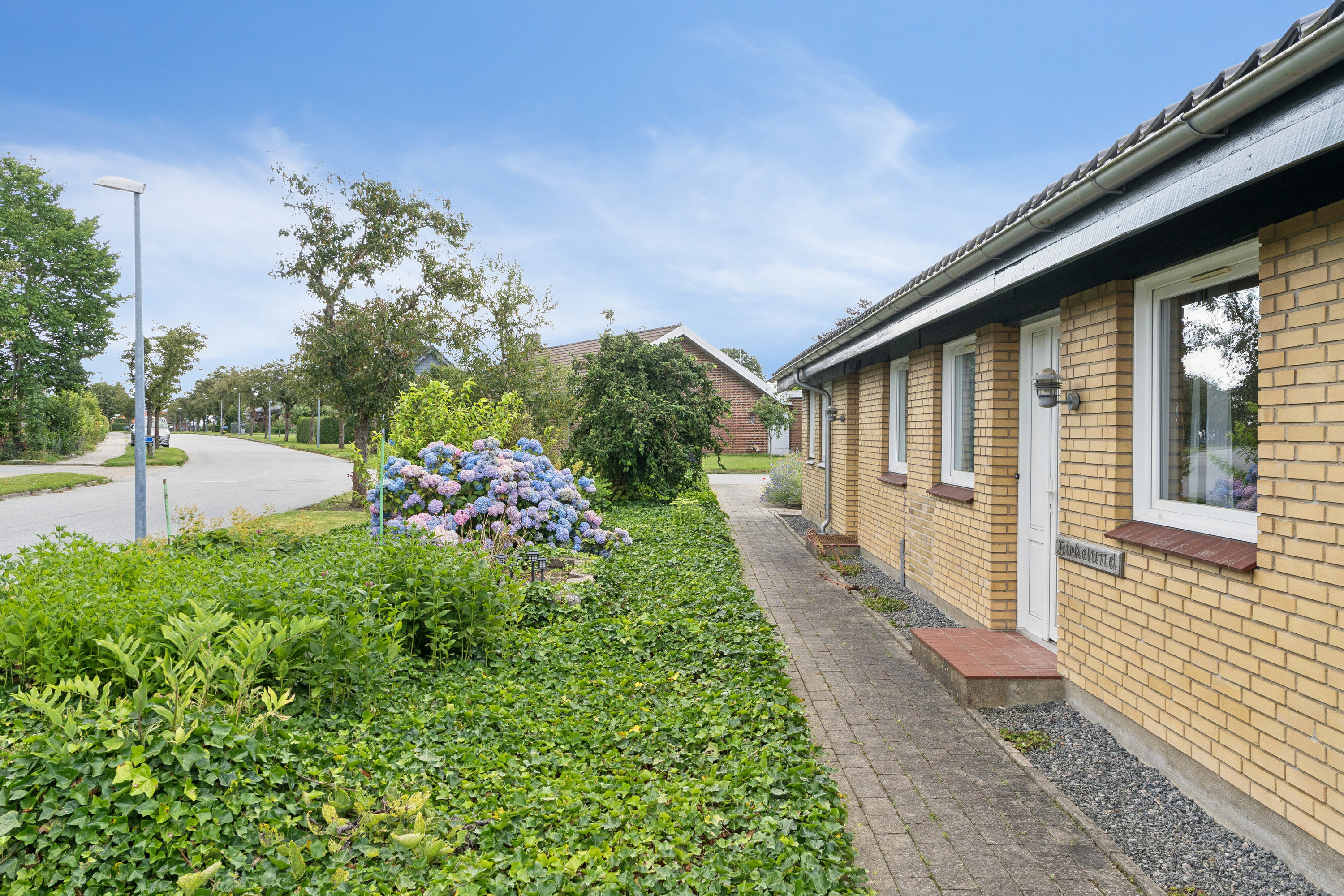 Fremhævet set fra haven billede i fuldskærmstilstand. Billede af Poul Gerness Vej 2, 7430 Ikast