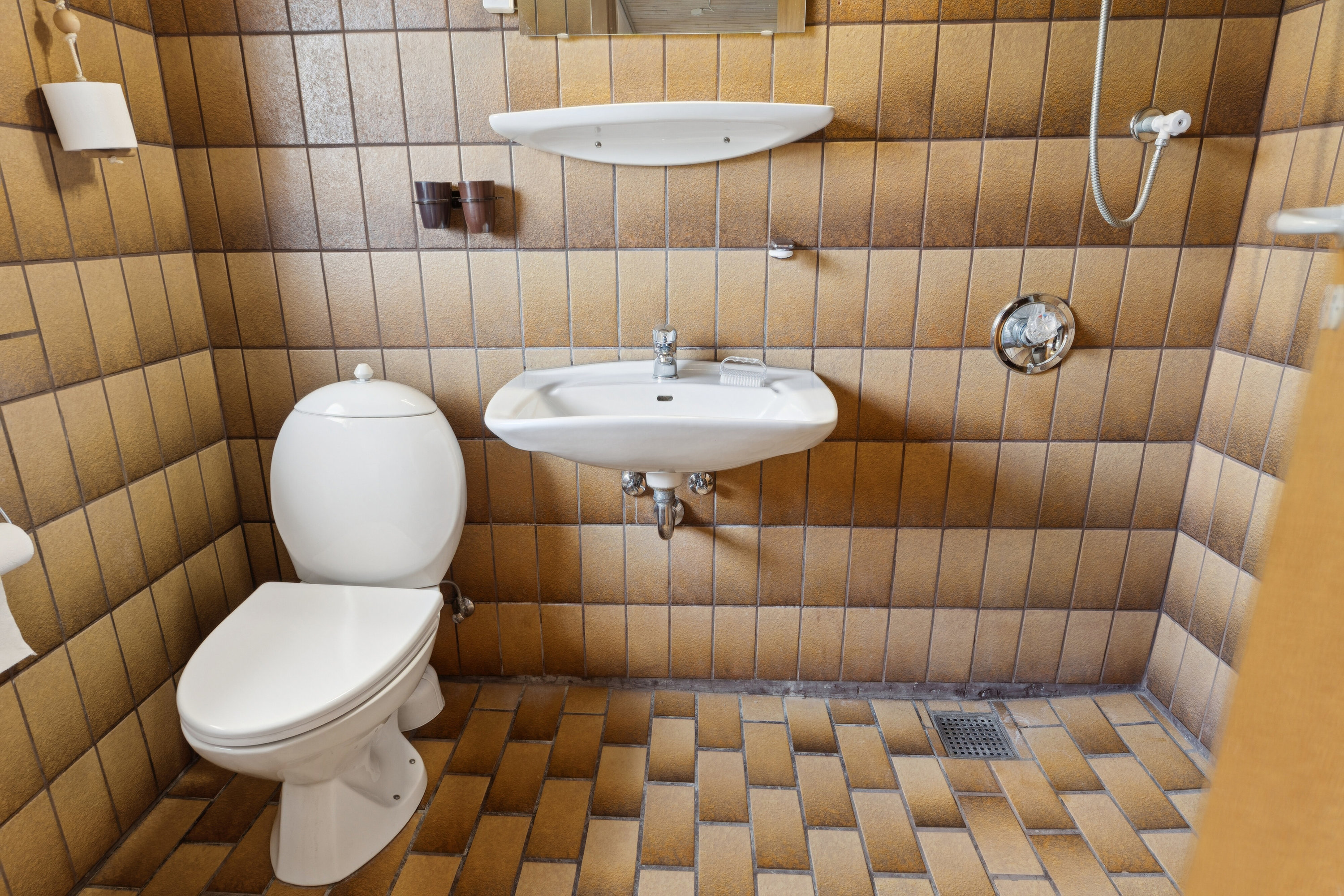 Fremhævet toilet billede i fuldskærmstilstand. Billede af Poul Gerness Vej 2, 7430 Ikast