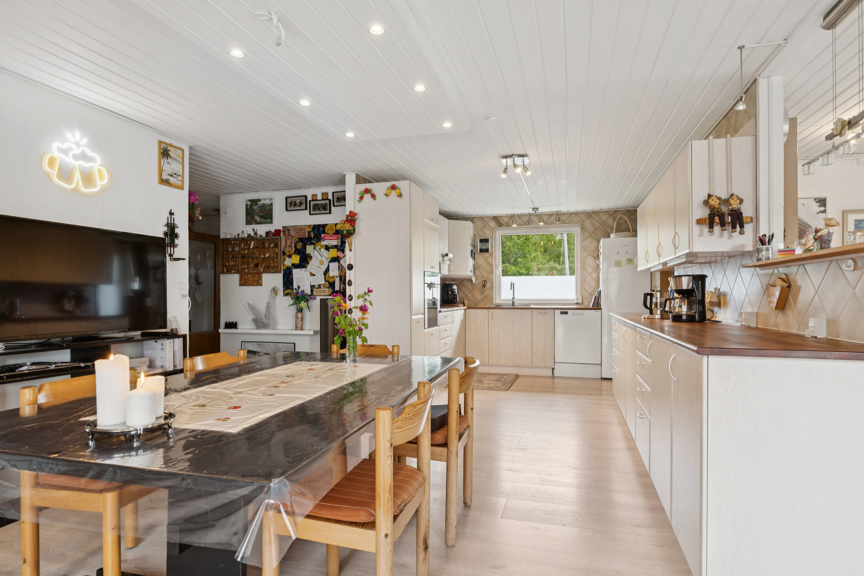 Fremhævet spisestue billede i fuldskærmstilstand. Billede af Poul Gerness Vej 2, 7430 Ikast