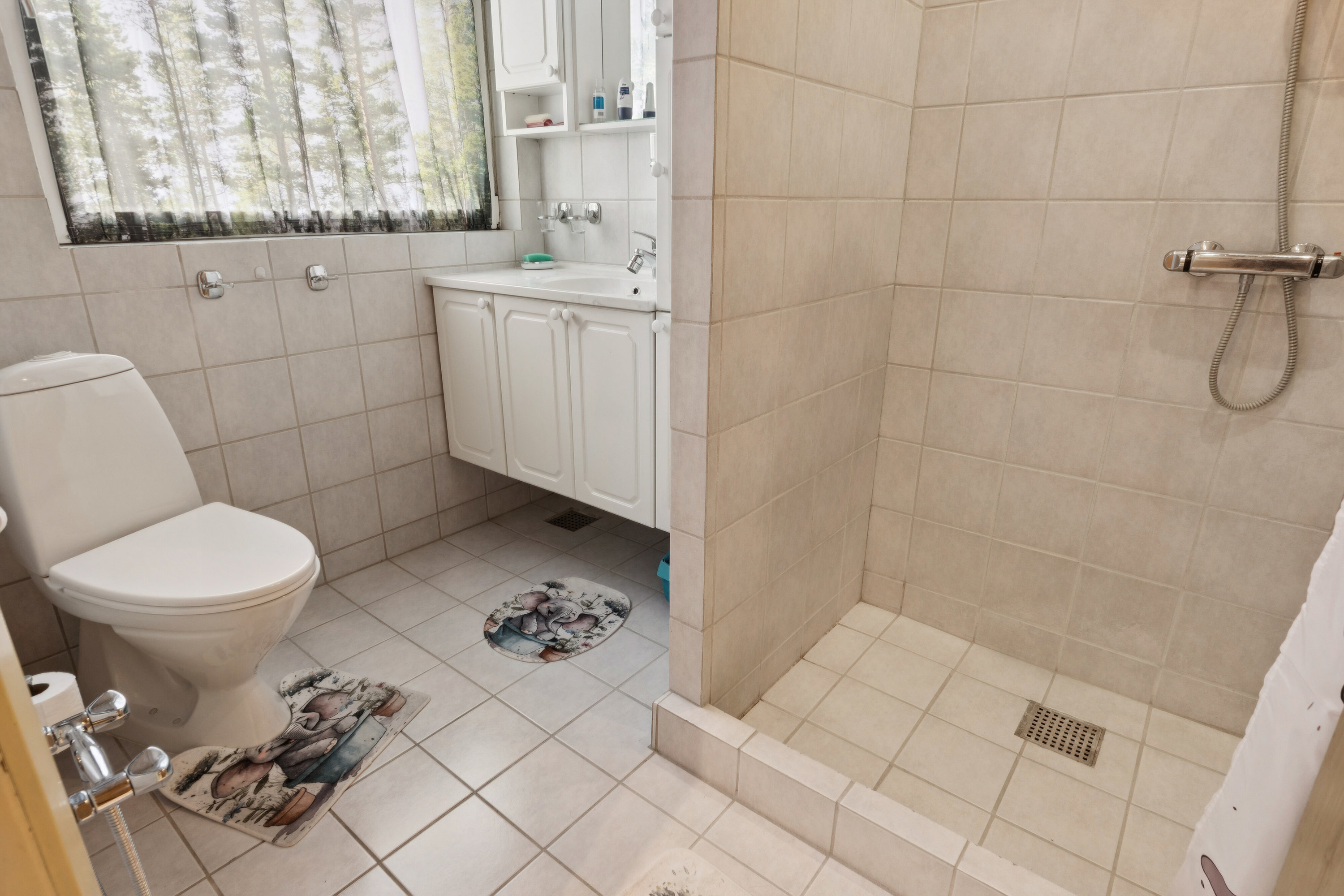 Fremhævet badeværelse billede i fuldskærmstilstand. Billede af Poul Gerness Vej 2, 7430 Ikast