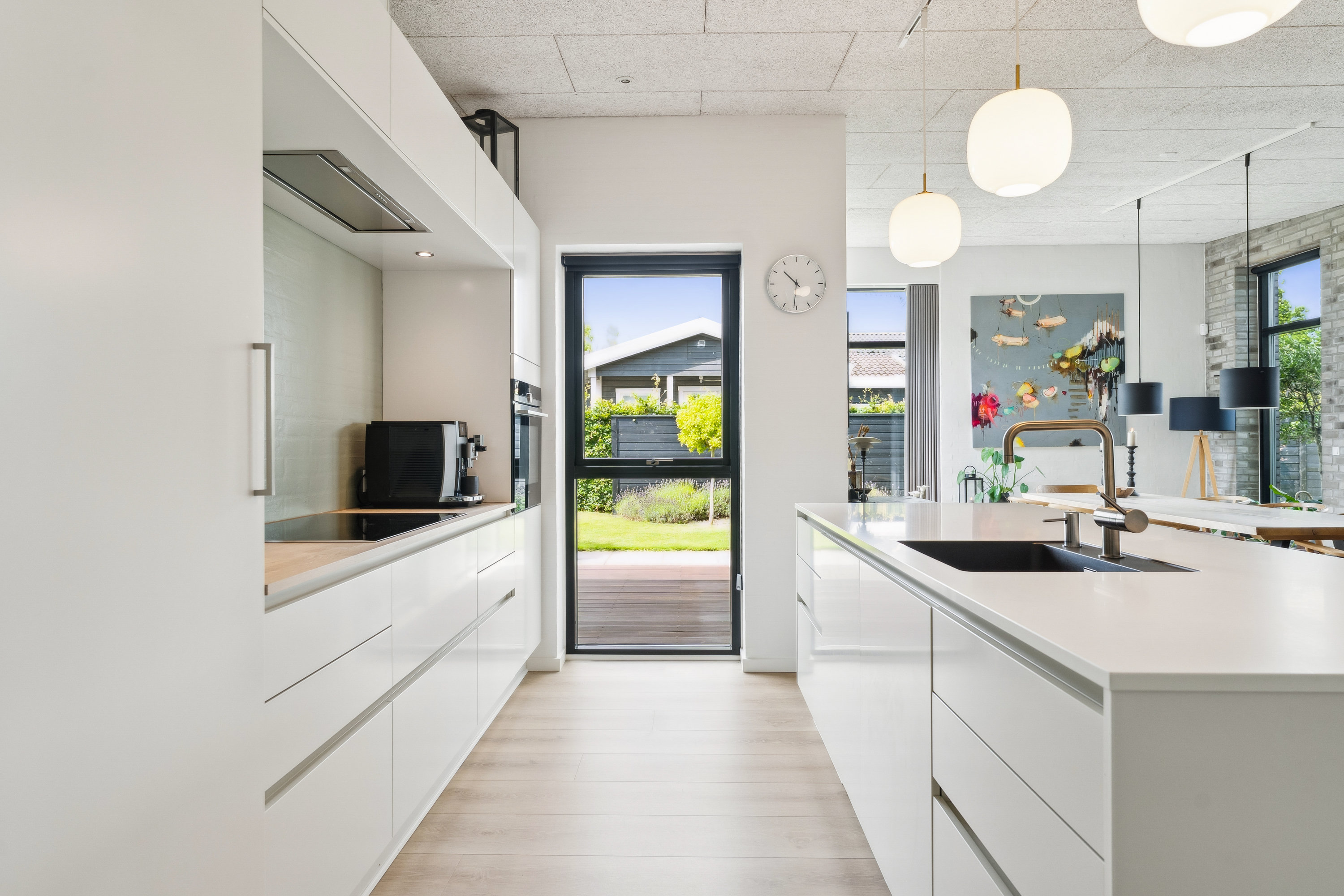 Fremhævet køkken billede i fuldskærmstilstand. Billede af Mælkebøttevej 1, 8250 Egå