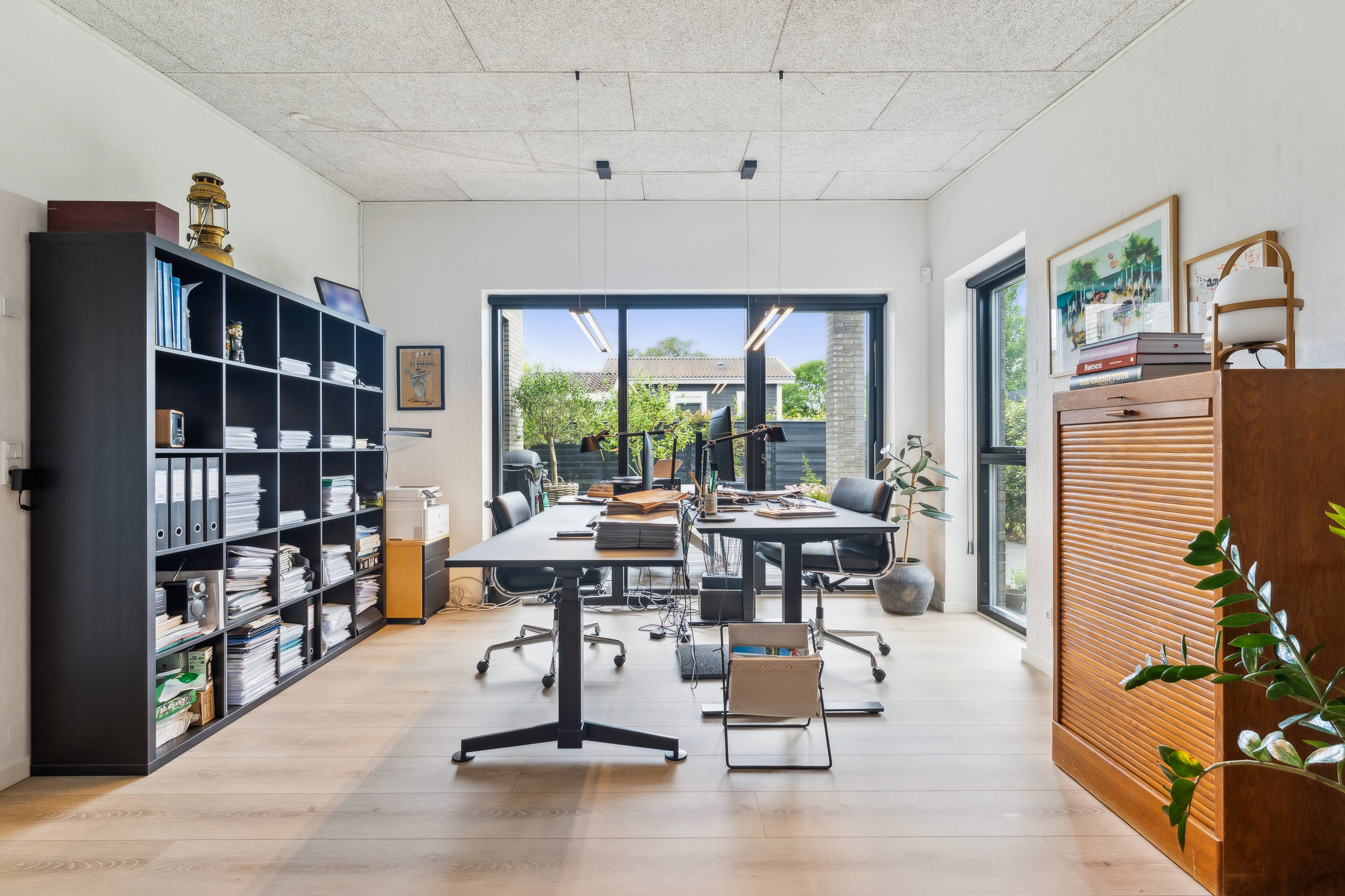 Fremhævet stue billede i fuldskærmstilstand. Billede af Mælkebøttevej 1, 8250 Egå