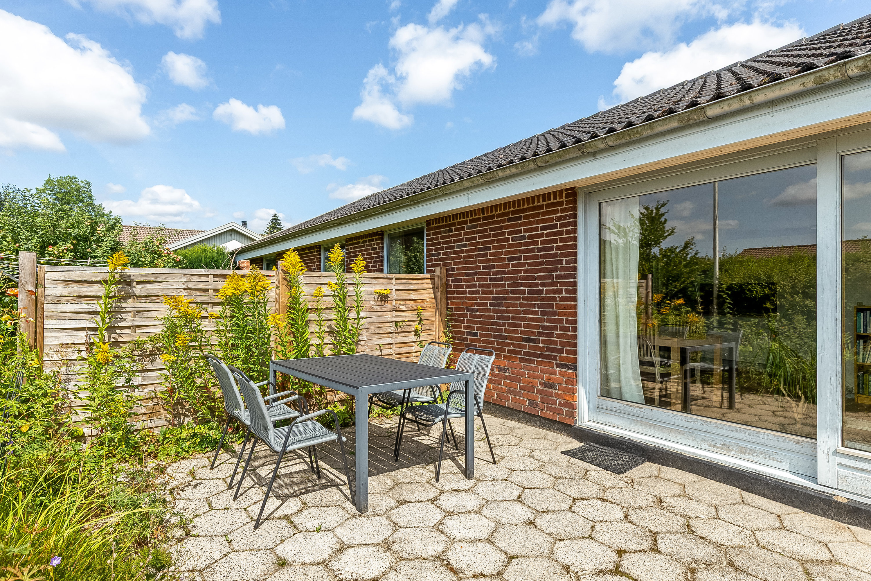 Fremhævet terrasse billede i fuldskærmstilstand. Billede af Almindingen 8, 6000 Kolding