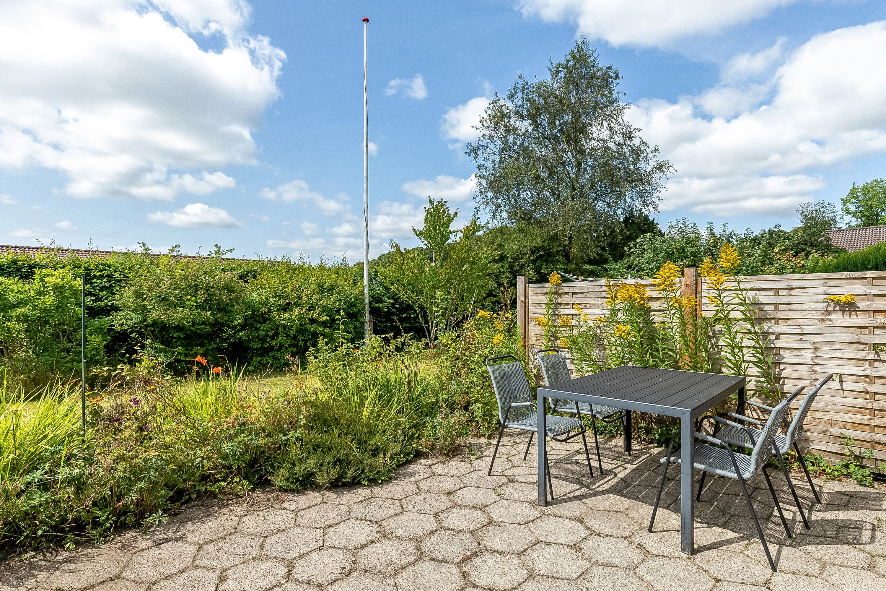 Fremhævet terrasse billede i fuldskærmstilstand. Billede af Almindingen 8, 6000 Kolding