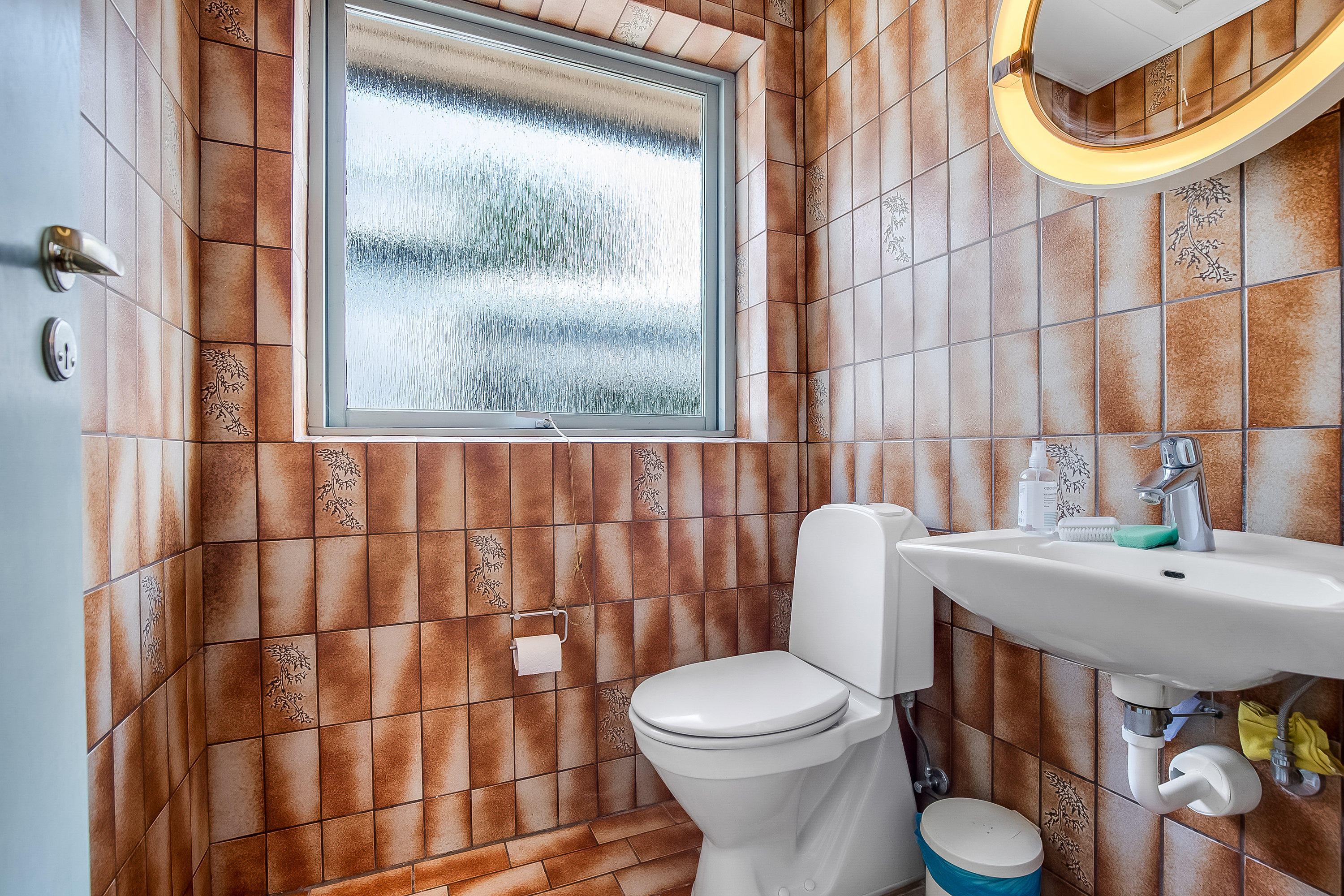 Fremhævet gæstetoilet billede i fuldskærmstilstand. Billede af Almindingen 8, 6000 Kolding