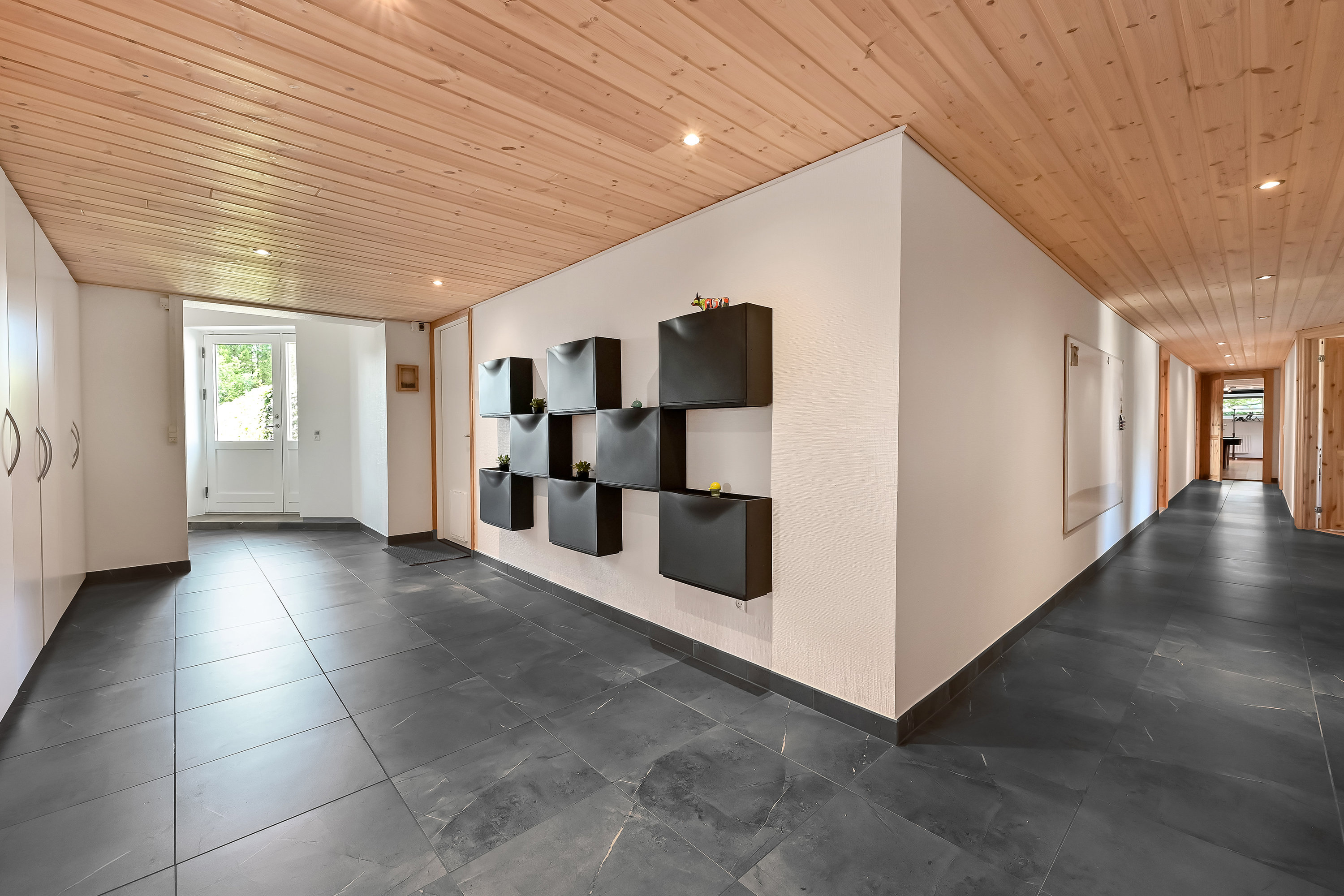 Fremhævet gang billede i fuldskærmstilstand. Billede af Vardevej 125, 6933 Kibæk