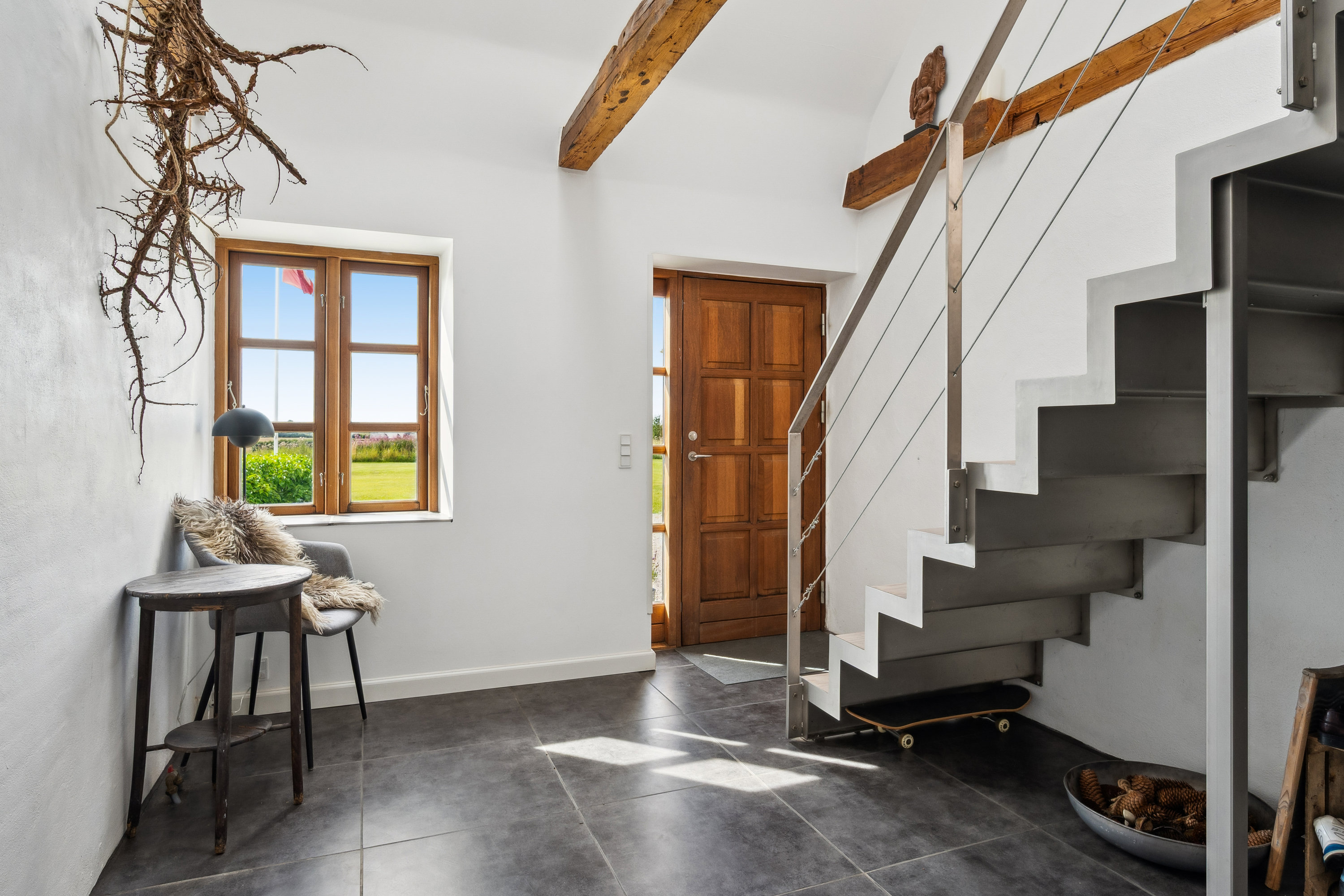 Fremhævet entré billede i fuldskærmstilstand. Billede af Haarvej 19, Sandby, 8382 Hinnerup