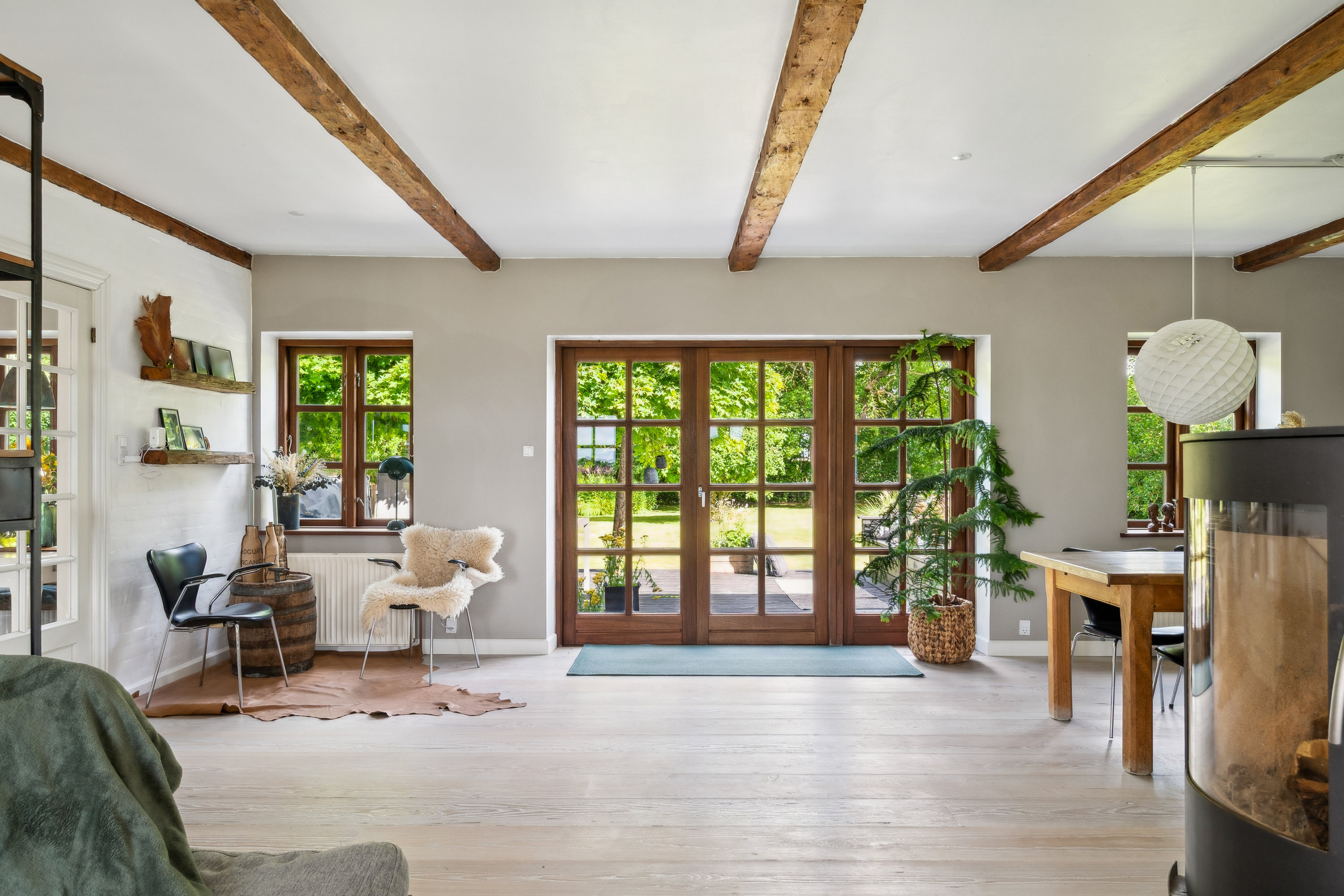 Fremhævet stue billede i fuldskærmstilstand. Billede af Haarvej 19, Sandby, 8382 Hinnerup