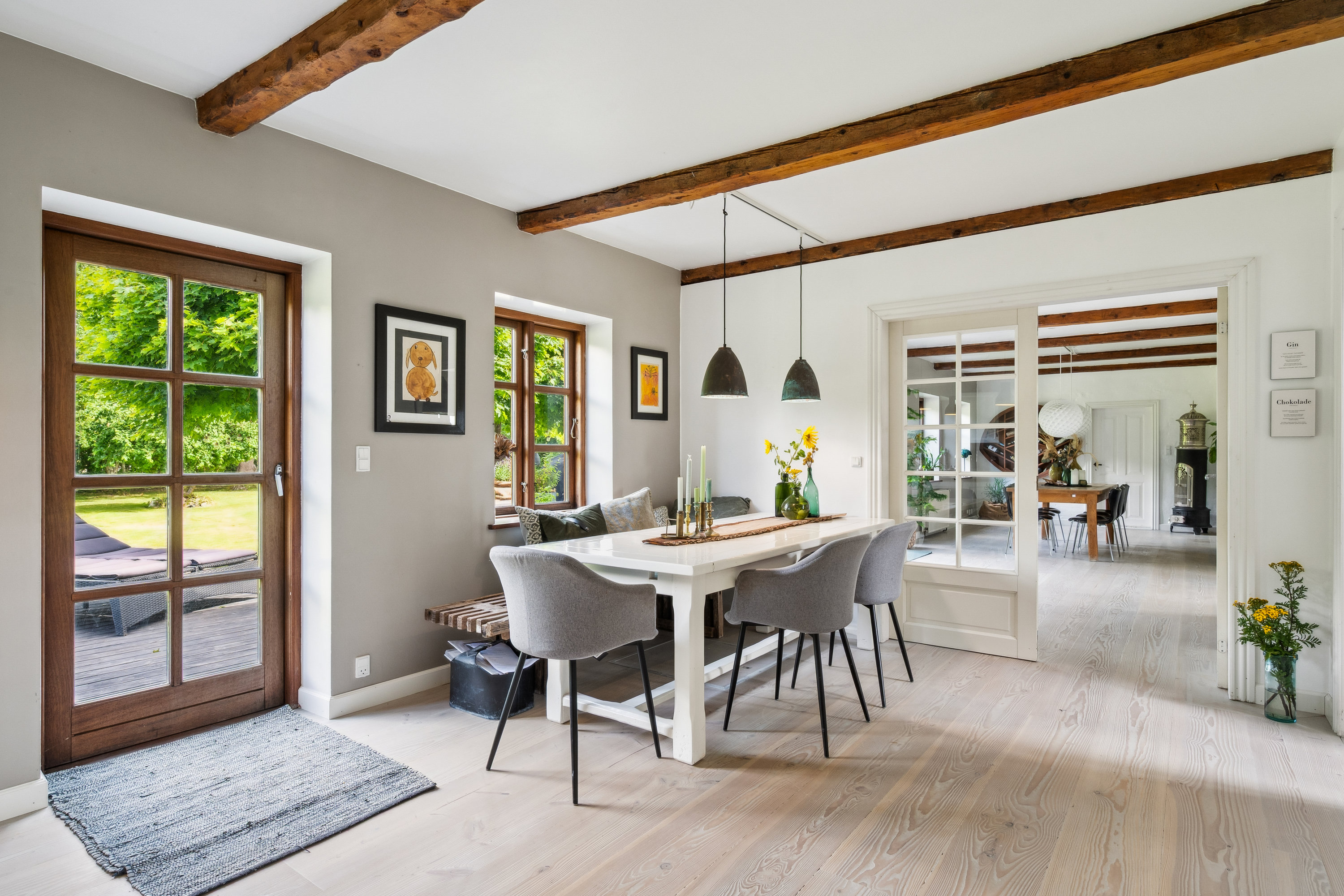 Fremhævet stue billede i fuldskærmstilstand. Billede af Haarvej 19, Sandby, 8382 Hinnerup