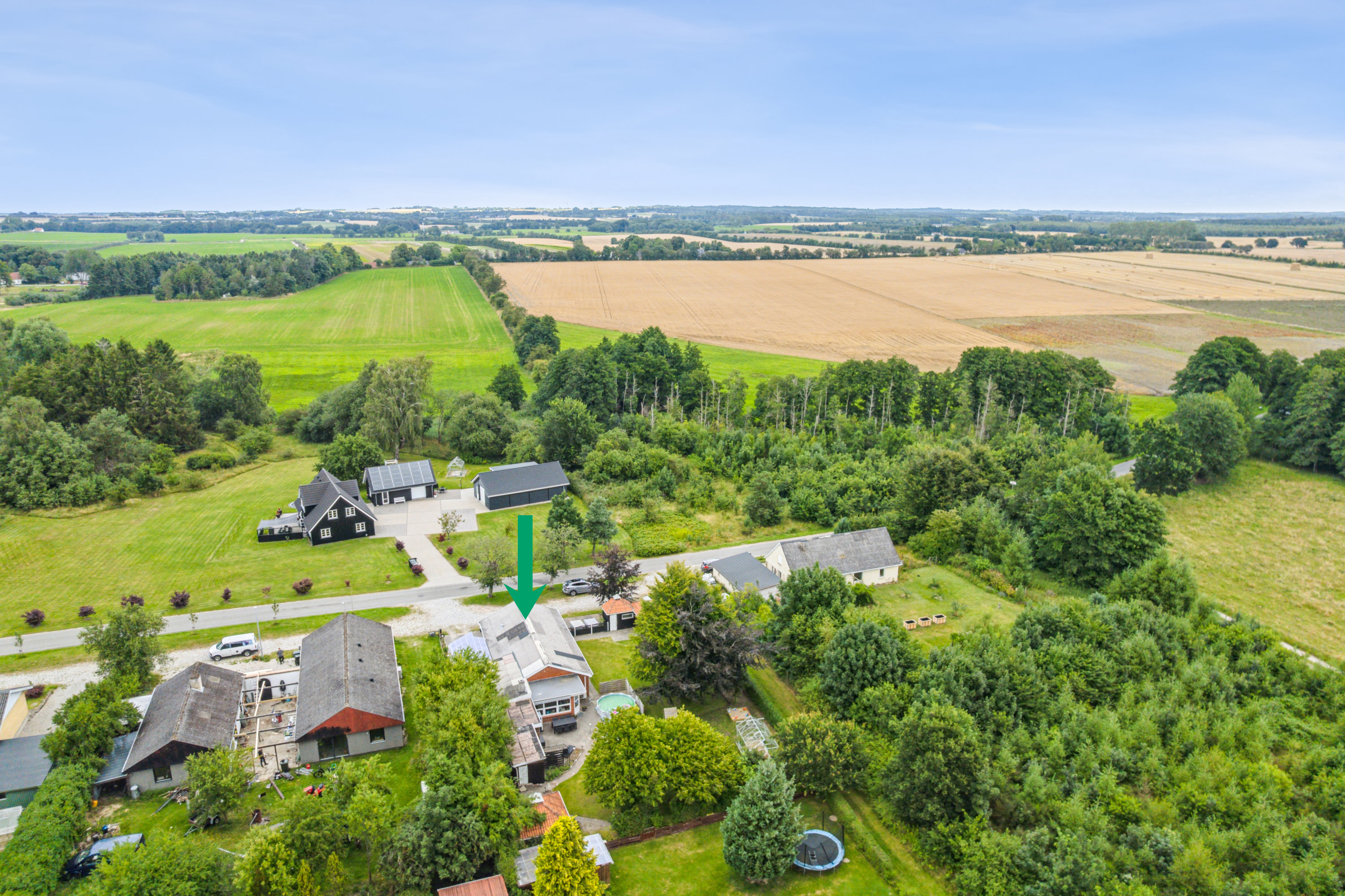 Fremhævet luftfoto billede i fuldskærmstilstand. Billede af Løvenholmvej 60, Gjesing, 8963 Auning