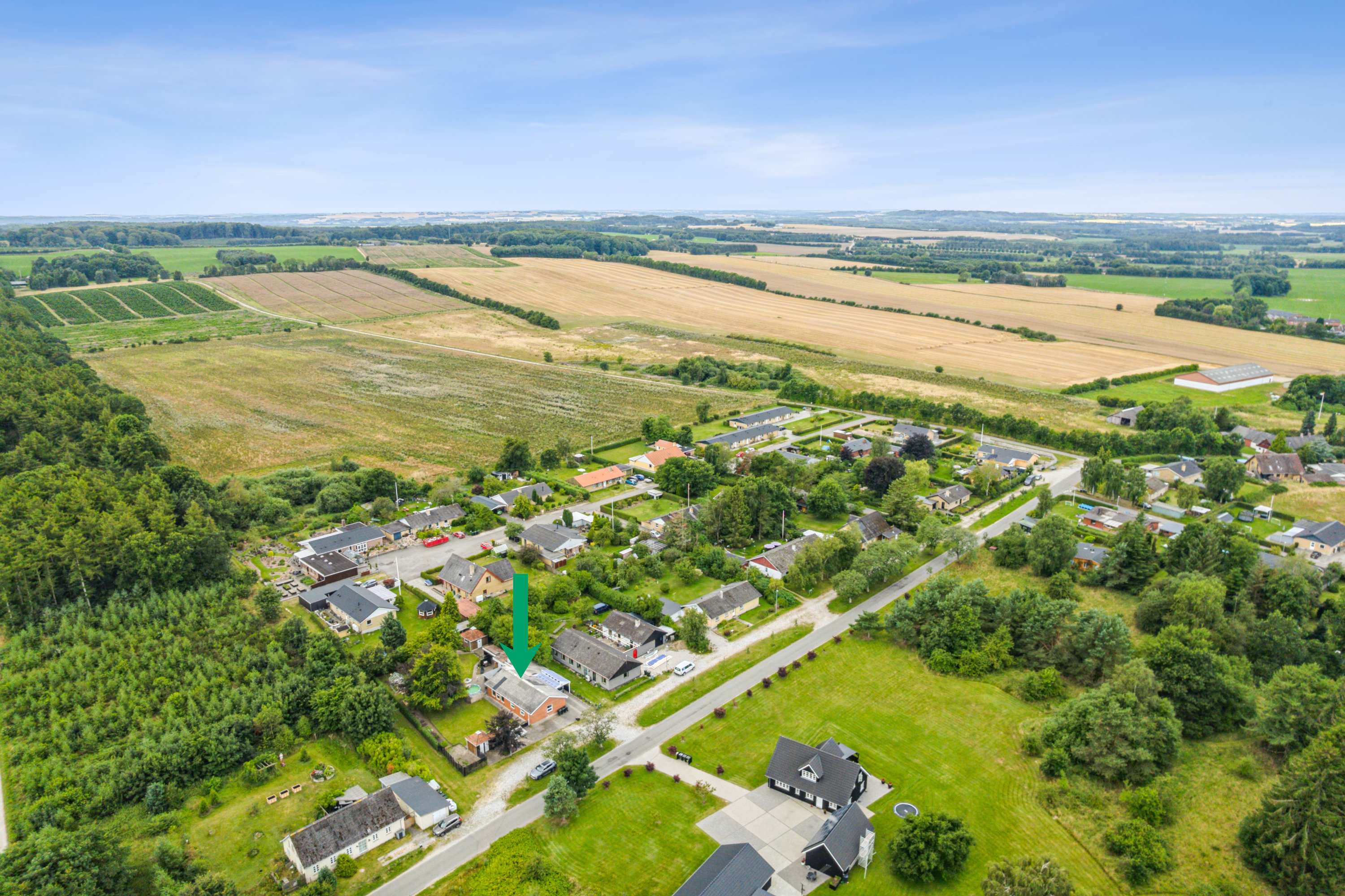 Fremhævet luftfoto billede i fuldskærmstilstand. Billede af Løvenholmvej 60, Gjesing, 8963 Auning