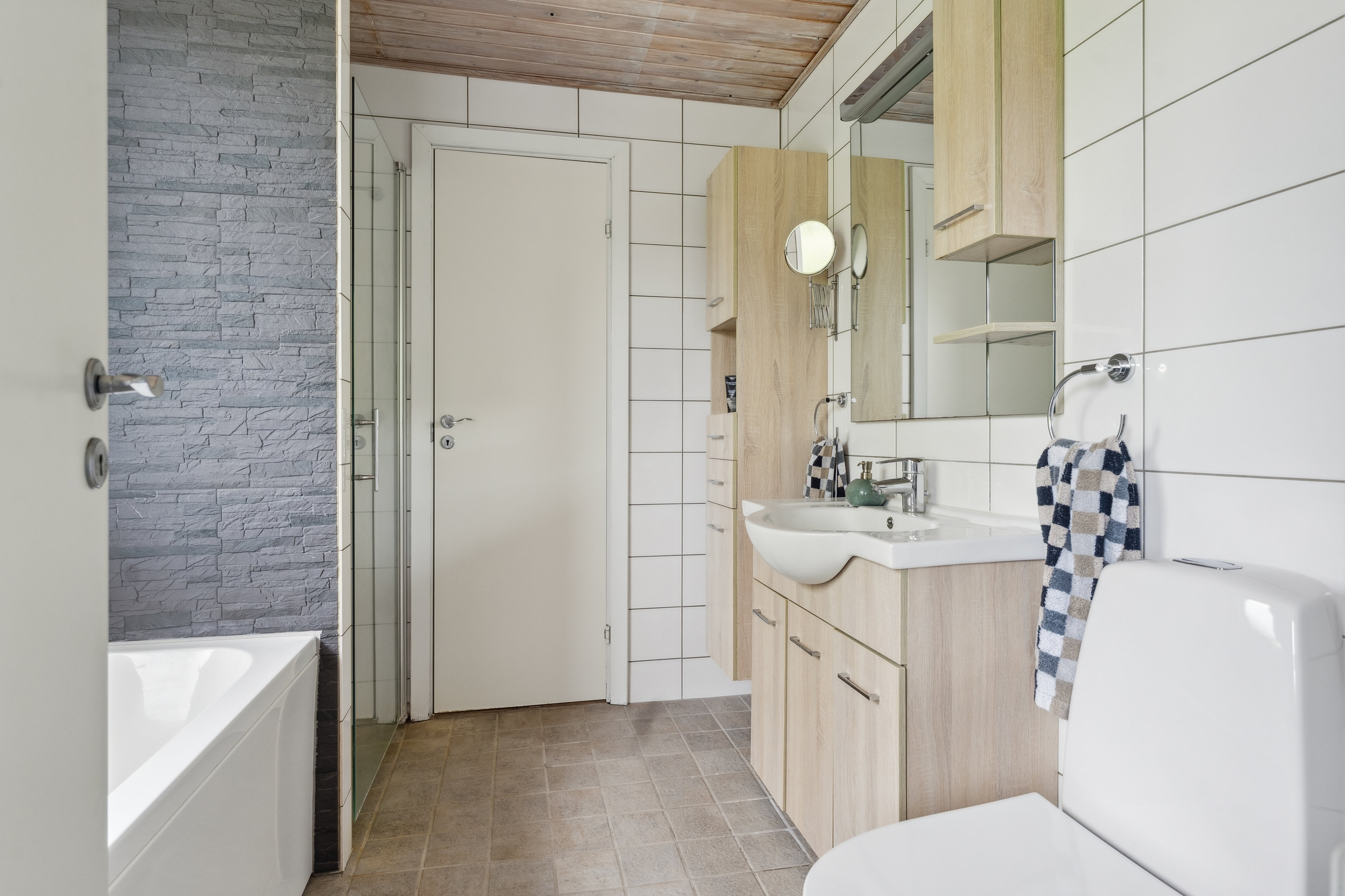 Fremhævet badeværelse billede i fuldskærmstilstand. Billede af Bavnevej 129, Tvede, 8930 Randers NØ