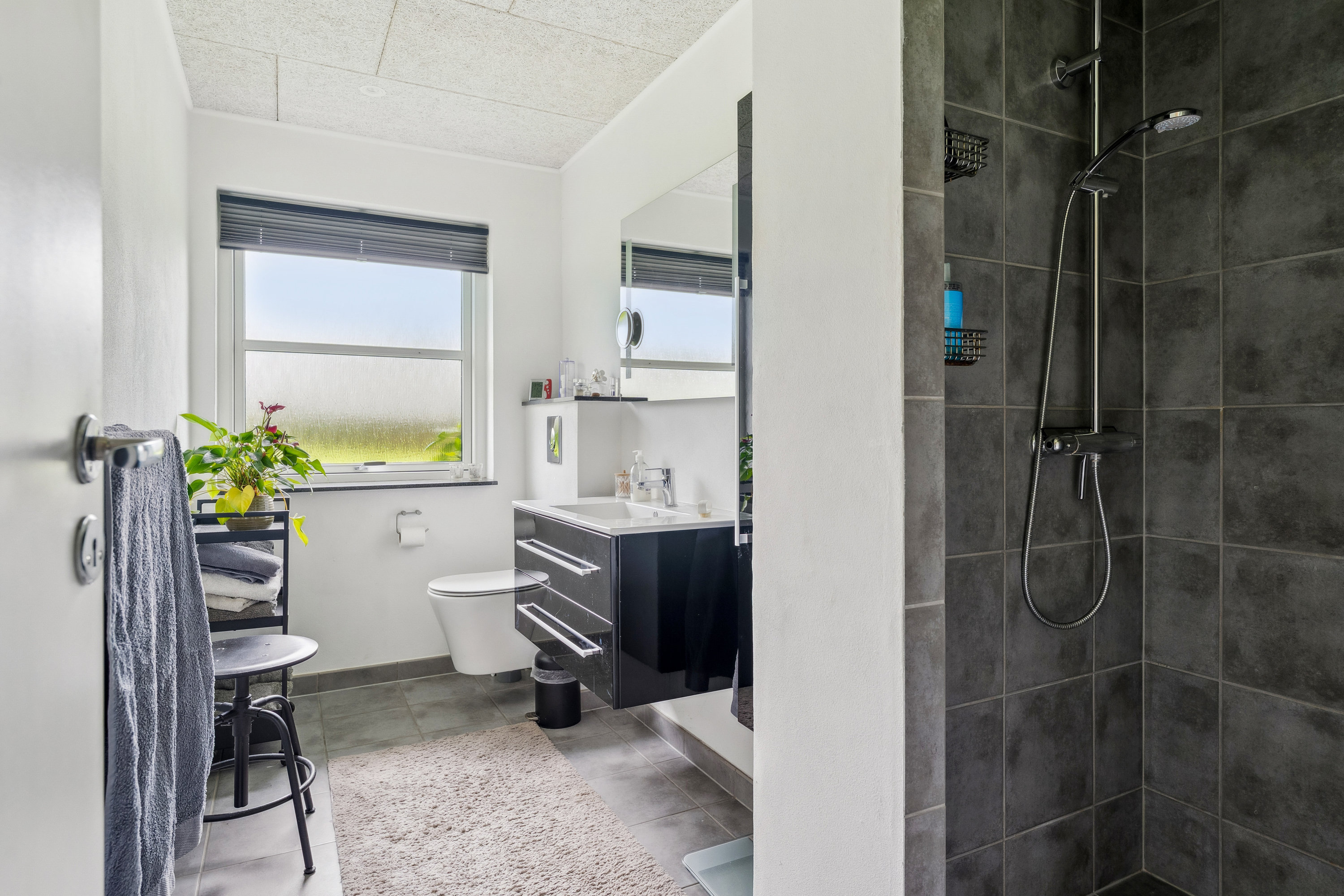 Fremhævet badeværelse billede i fuldskærmstilstand. Billede af Sdr. Vingevej 5, Torup, 8860 Ulstrup