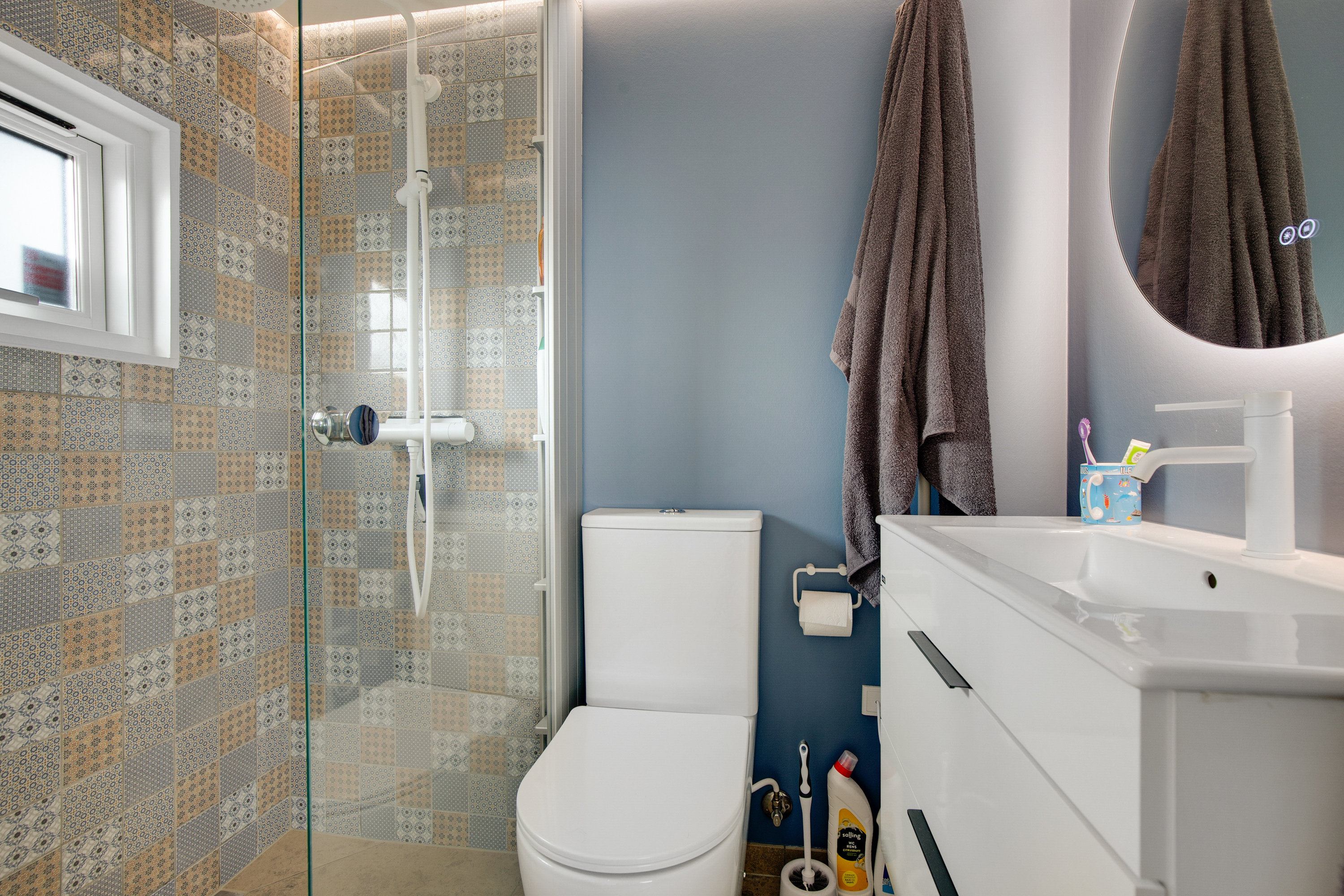 Fremhævet badeværelse billede i fuldskærmstilstand. Billede af Strandvejen Grønninghoved 3, Grønninghoved, 6093 Sjølund