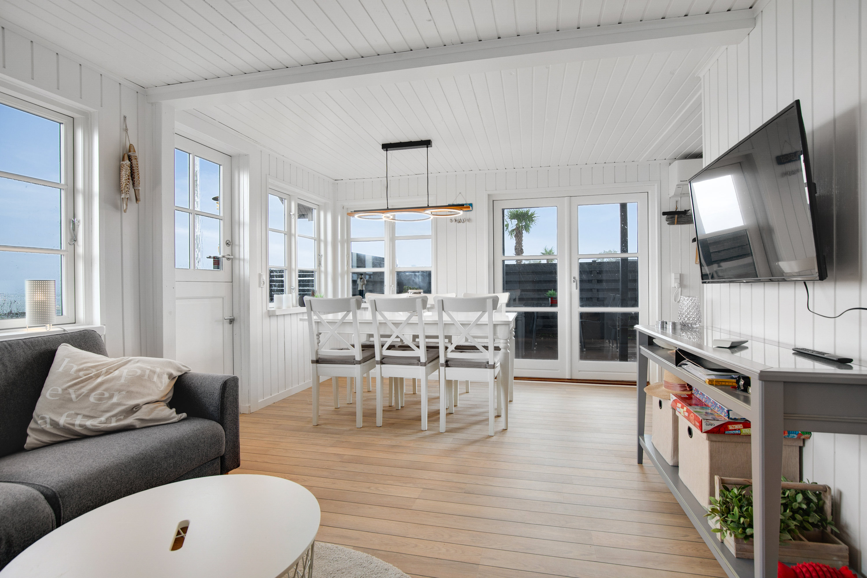 Fremhævet stue billede i fuldskærmstilstand. Billede af Strandvejen Grønninghoved 3, Grønninghoved, 6093 Sjølund