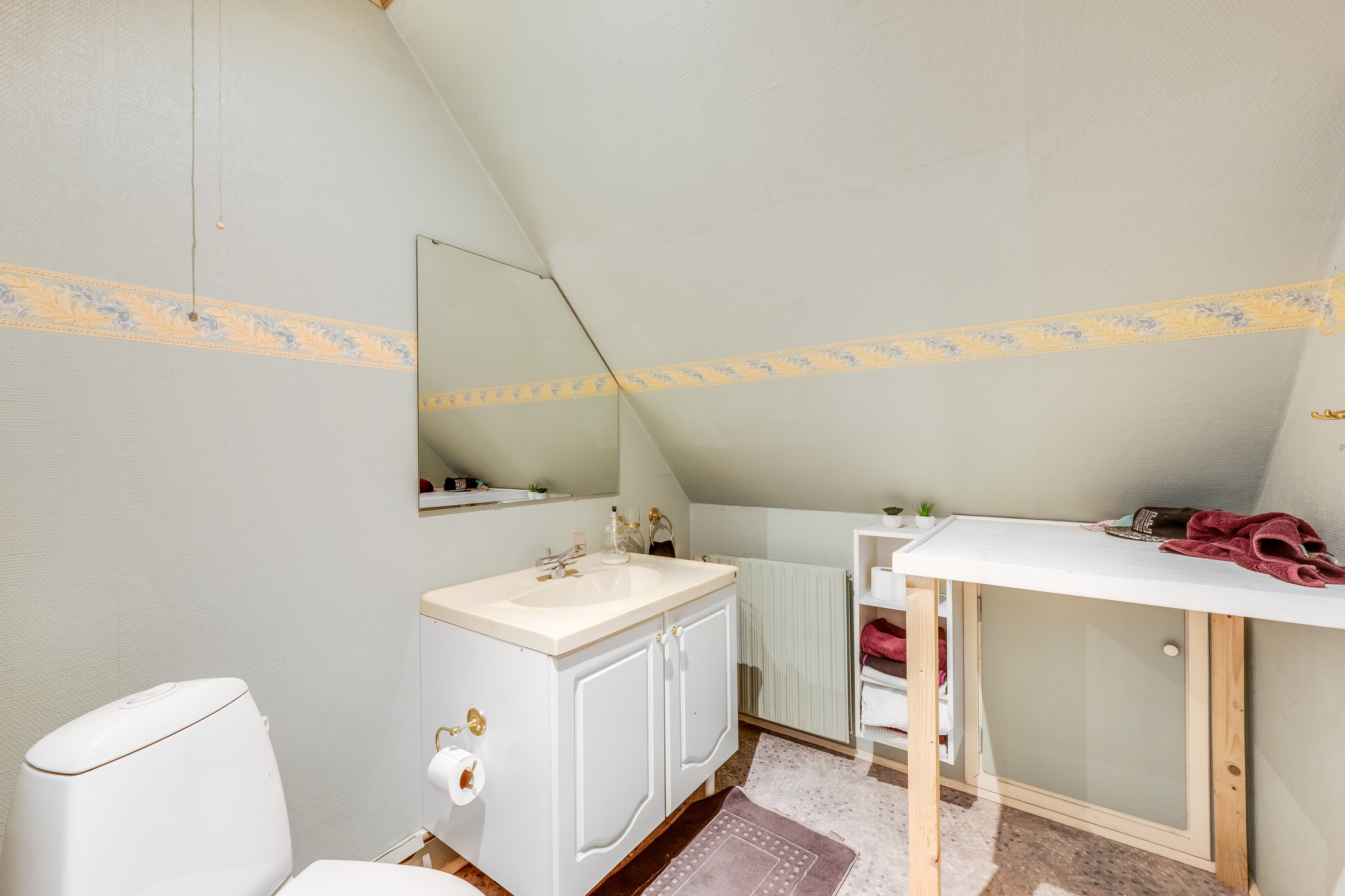 Fremhævet toilet billede i fuldskærmstilstand. Billede af Letagervej 2, Dejbjerg, 6900 Skjern