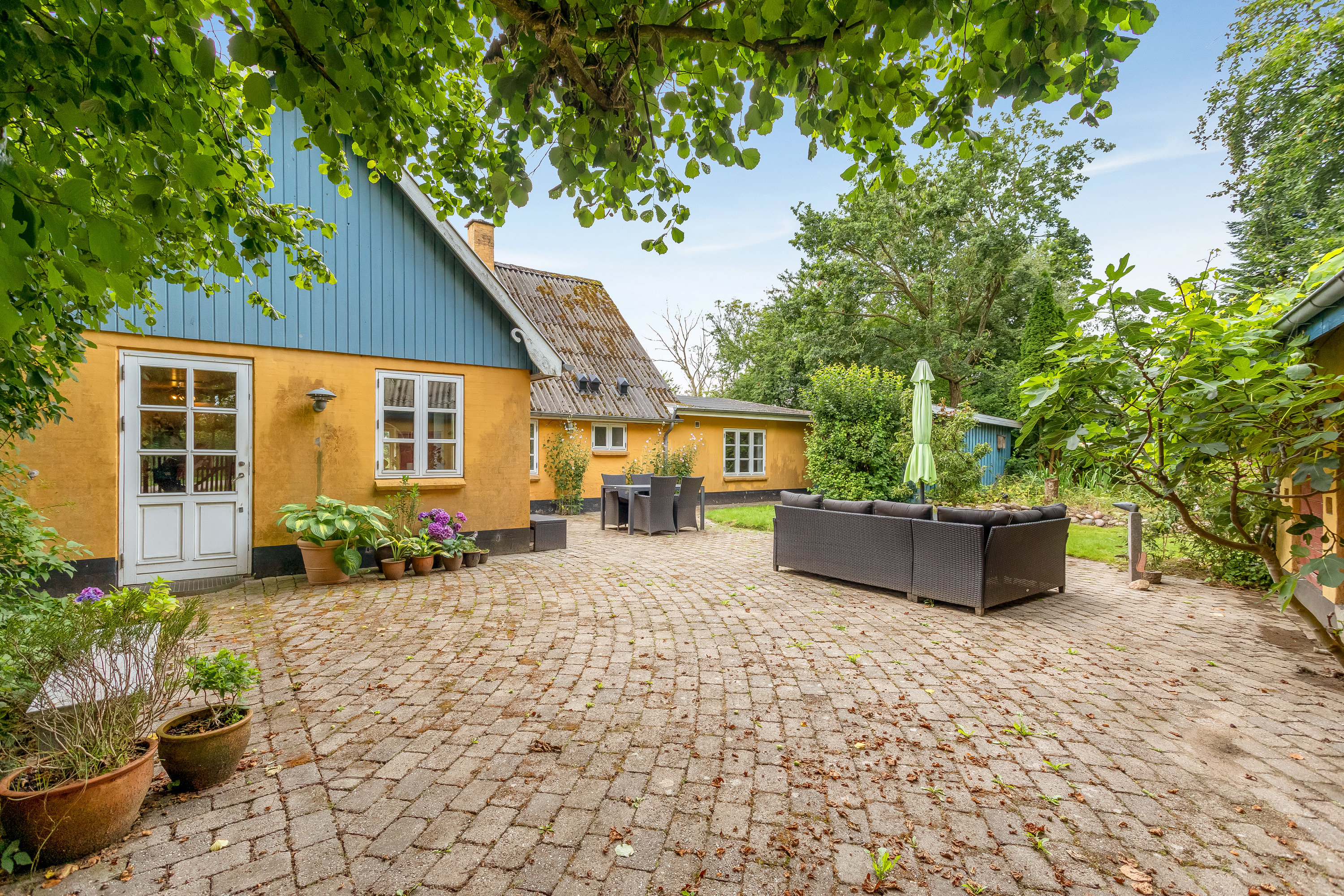 Fremhævet facade billede i fuldskærmstilstand. Billede af Erik Lassensvej 1, Gallehus, 6270 Tønder