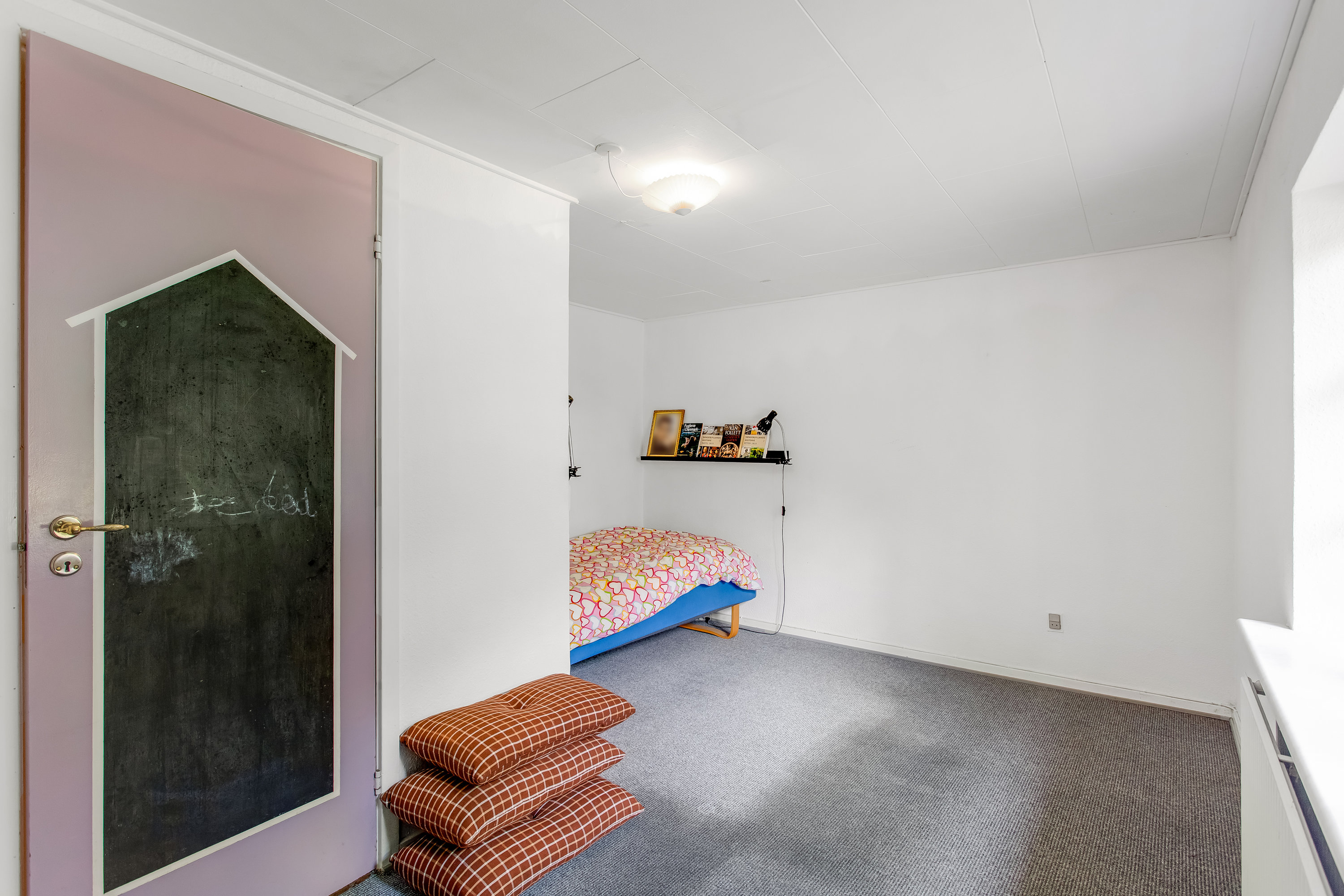 Fremhævet soveværelse billede i fuldskærmstilstand. Billede af Erik Lassensvej 1, Gallehus, 6270 Tønder