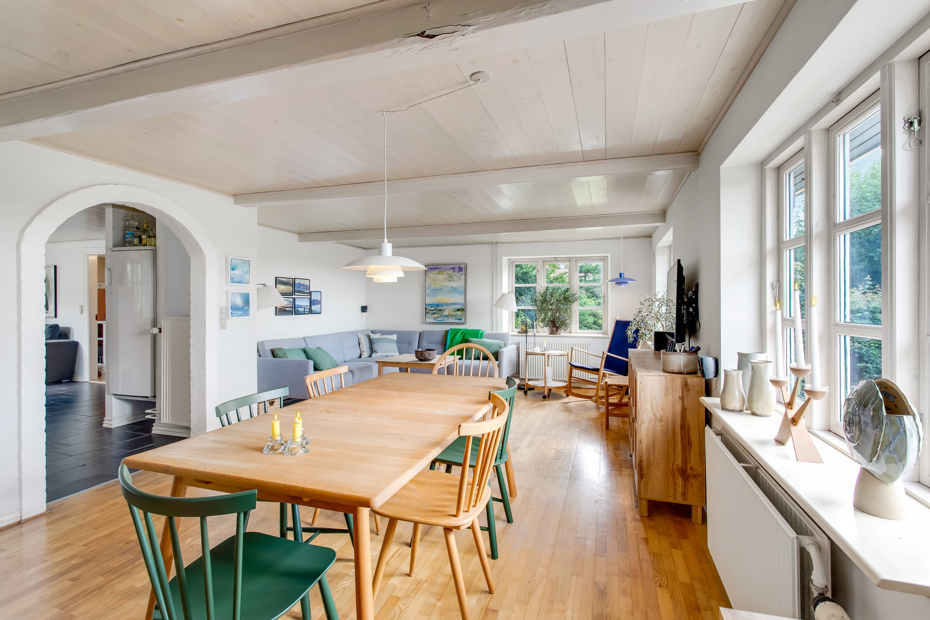 Fremhævet stue billede i fuldskærmstilstand. Billede af Erik Lassensvej 1, Gallehus, 6270 Tønder