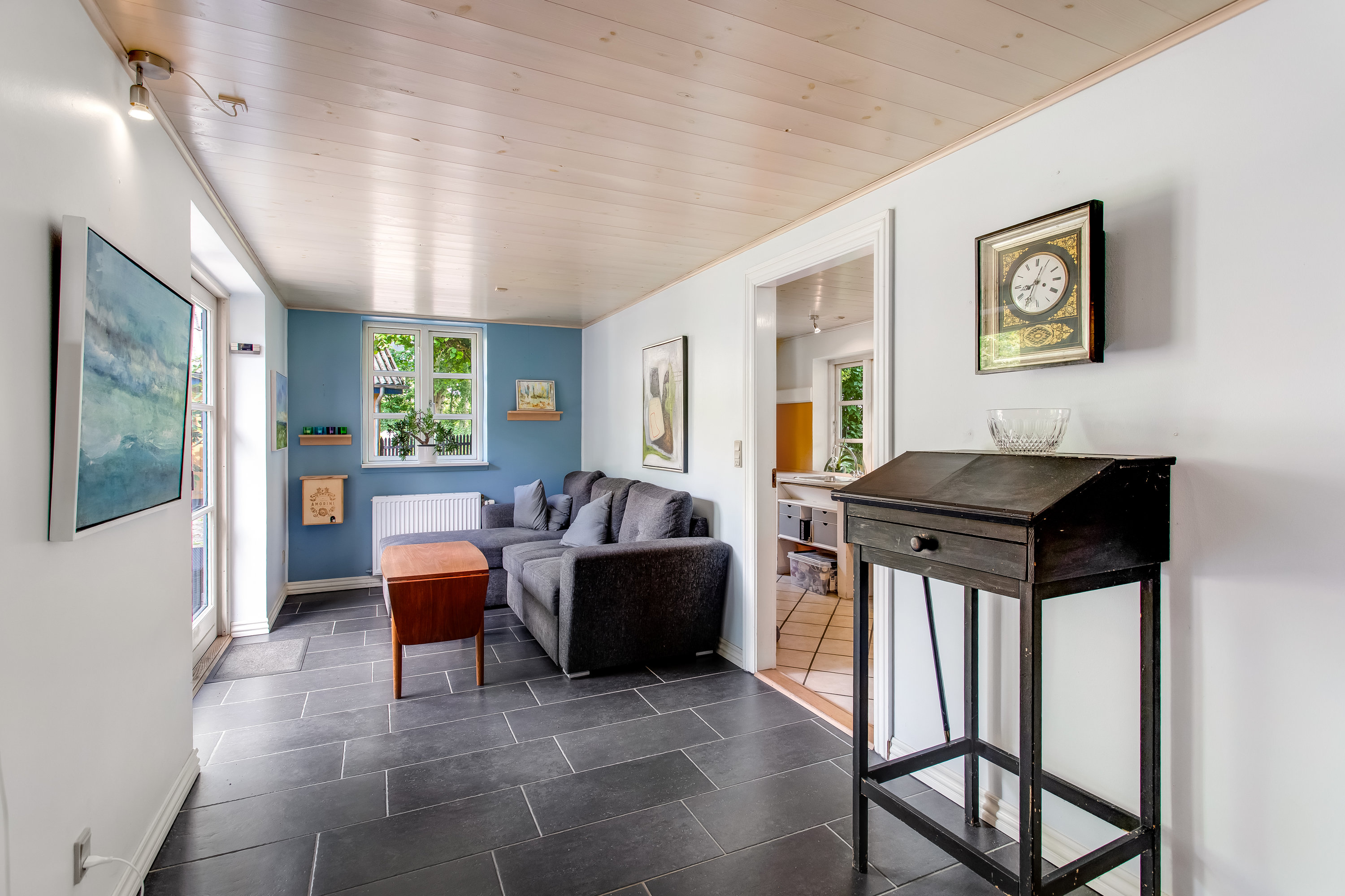 Fremhævet stue billede i fuldskærmstilstand. Billede af Erik Lassensvej 1, Gallehus, 6270 Tønder