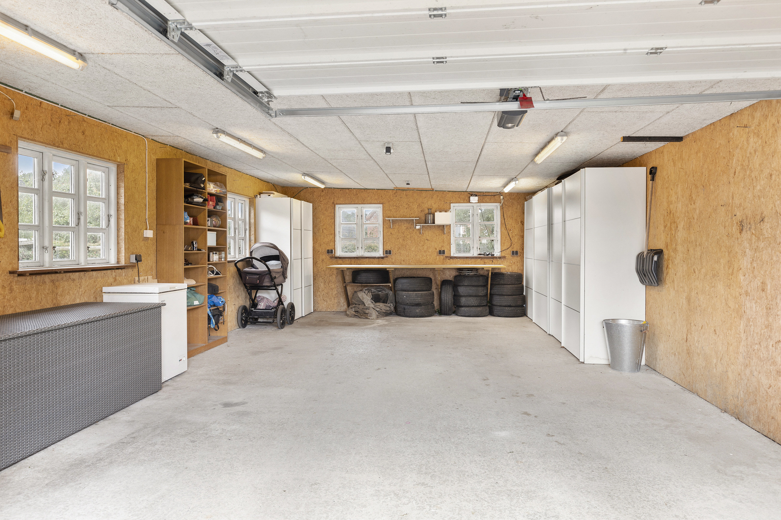 Fremhævet garage billede i fuldskærmstilstand. Billede af H C Andersens Vej 12, 9760 Vrå