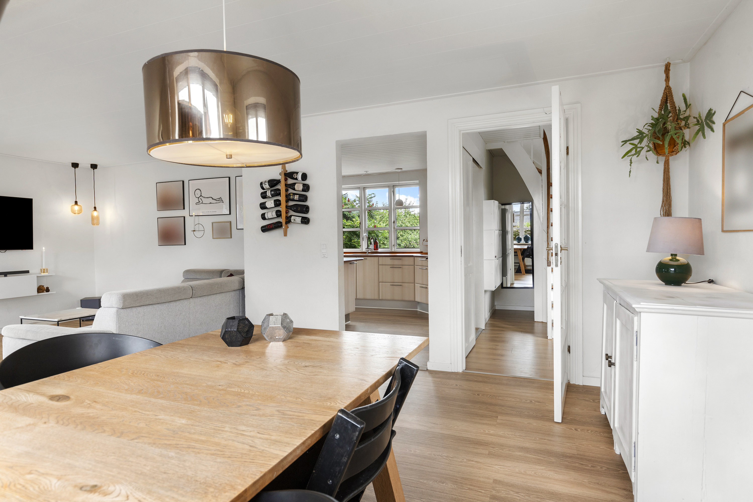 Fremhævet stue billede i fuldskærmstilstand. Billede af H C Andersens Vej 12, 9760 Vrå