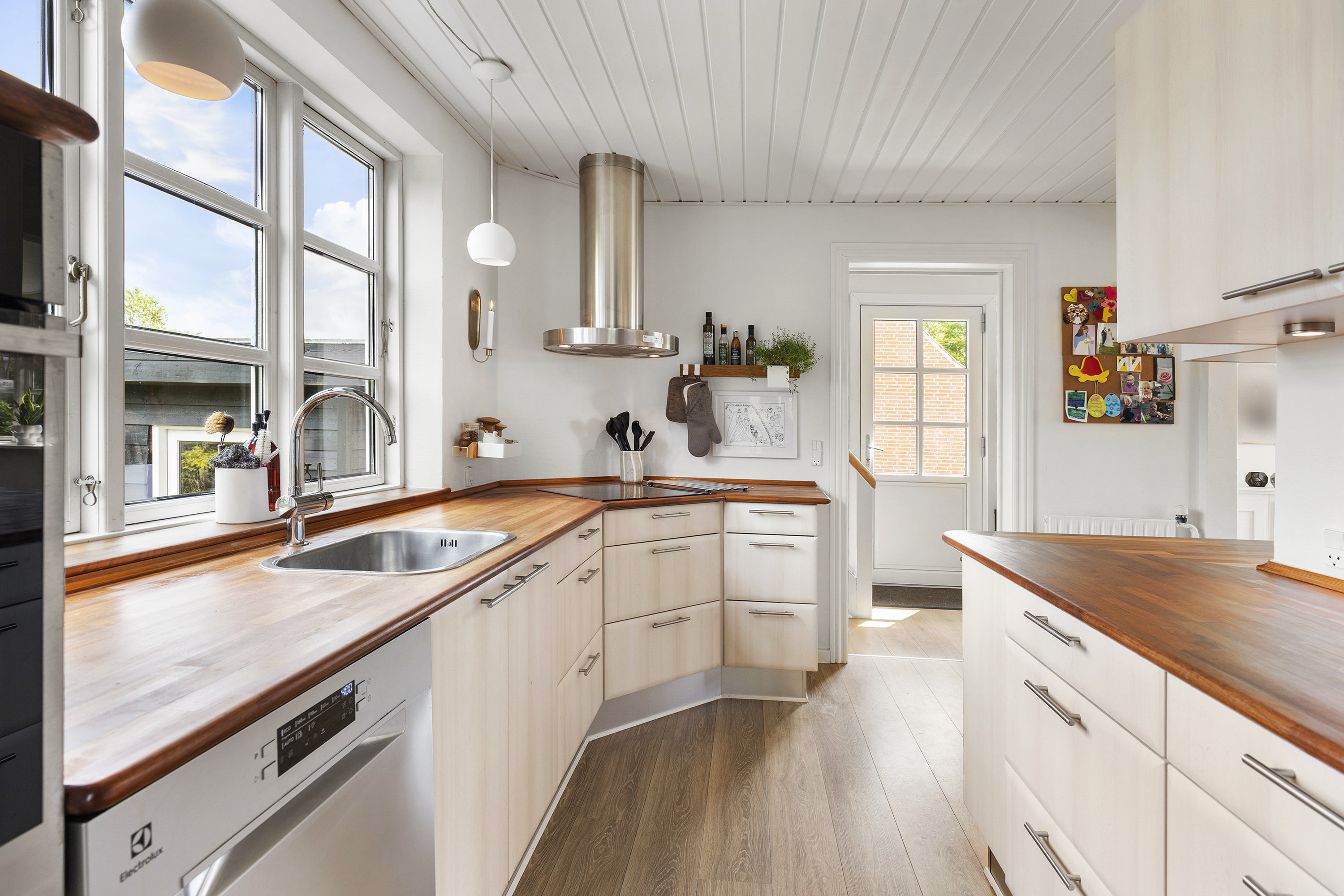 Miniaturebillede 1: køkken. Billede af H C Andersens Vej 12, 9760 Vrå