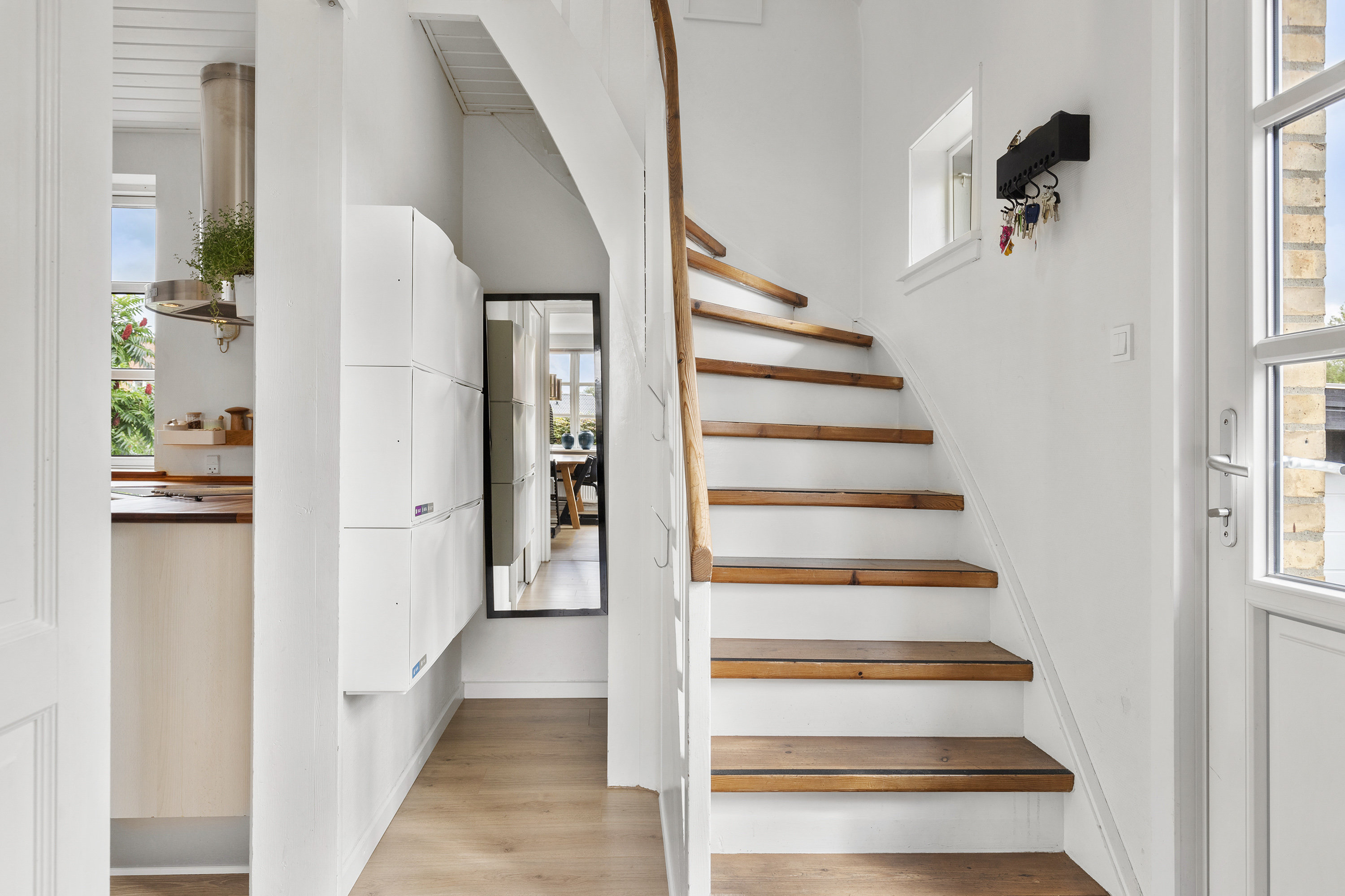 Fremhævet entré billede i fuldskærmstilstand. Billede af H C Andersens Vej 12, 9760 Vrå