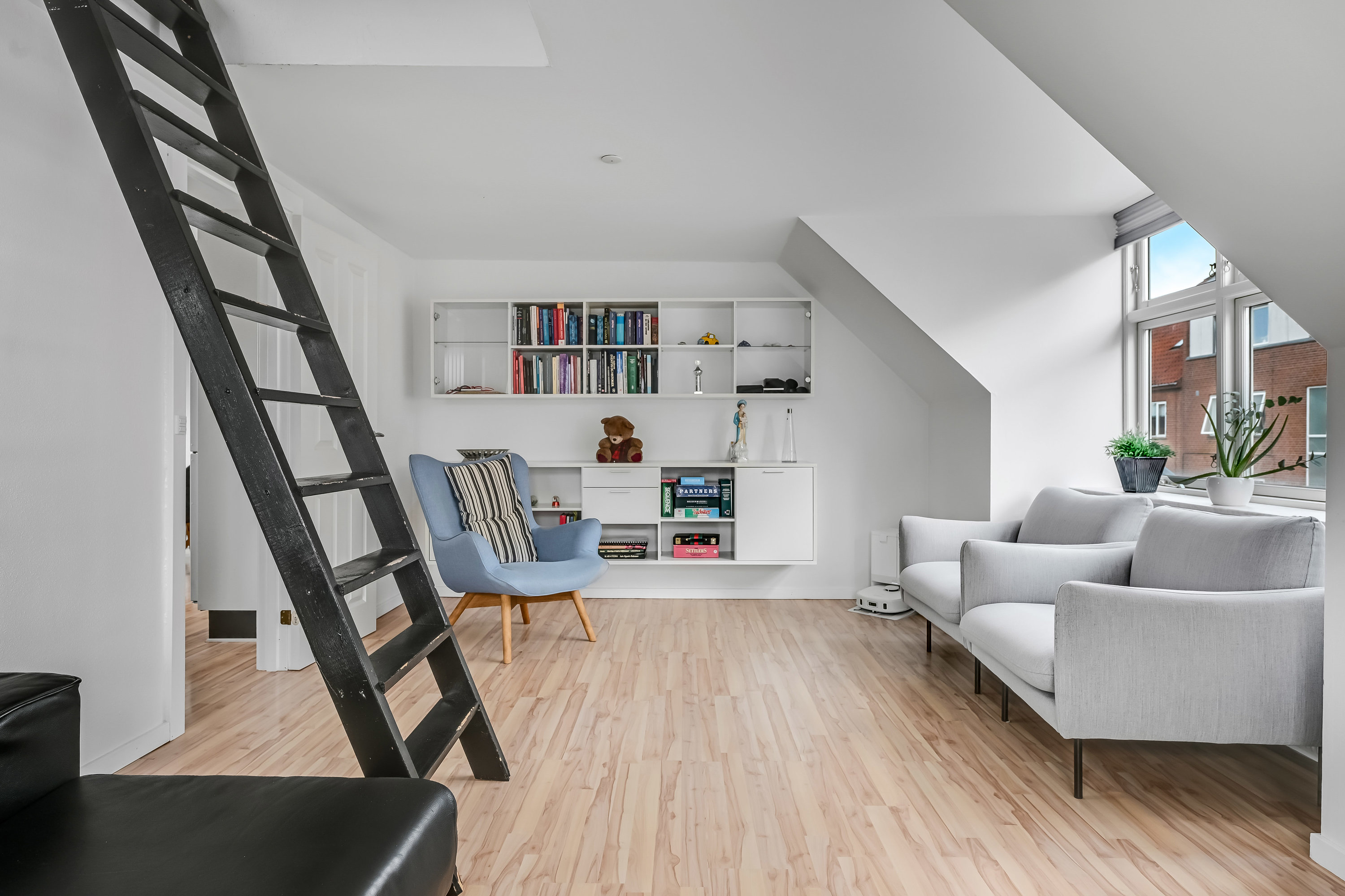 Fremhævet stue billede i fuldskærmstilstand. Billede af Jyllandsgade 129A, 1., 6700 Esbjerg