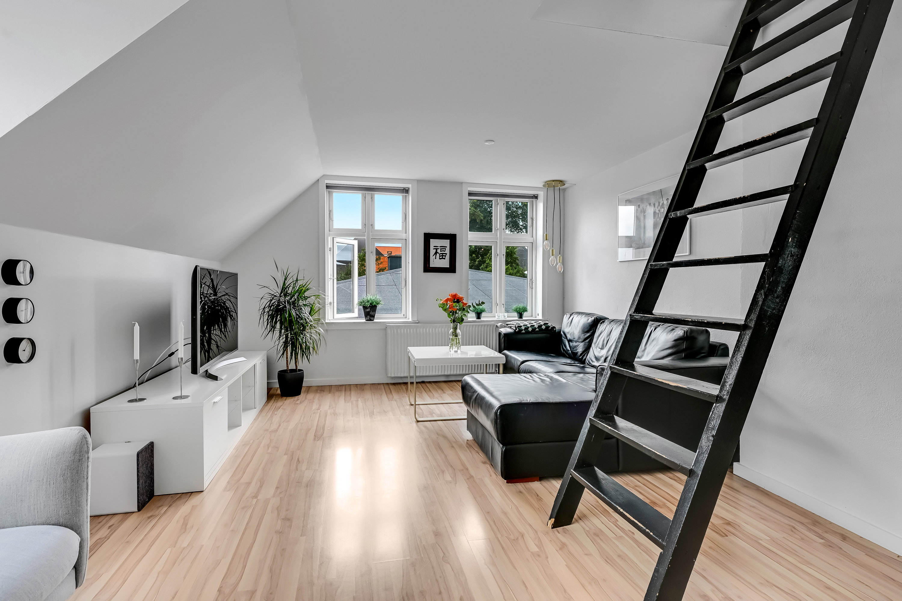 Fremhævet stue billede i fuldskærmstilstand. Billede af Jyllandsgade 129A, 1., 6700 Esbjerg