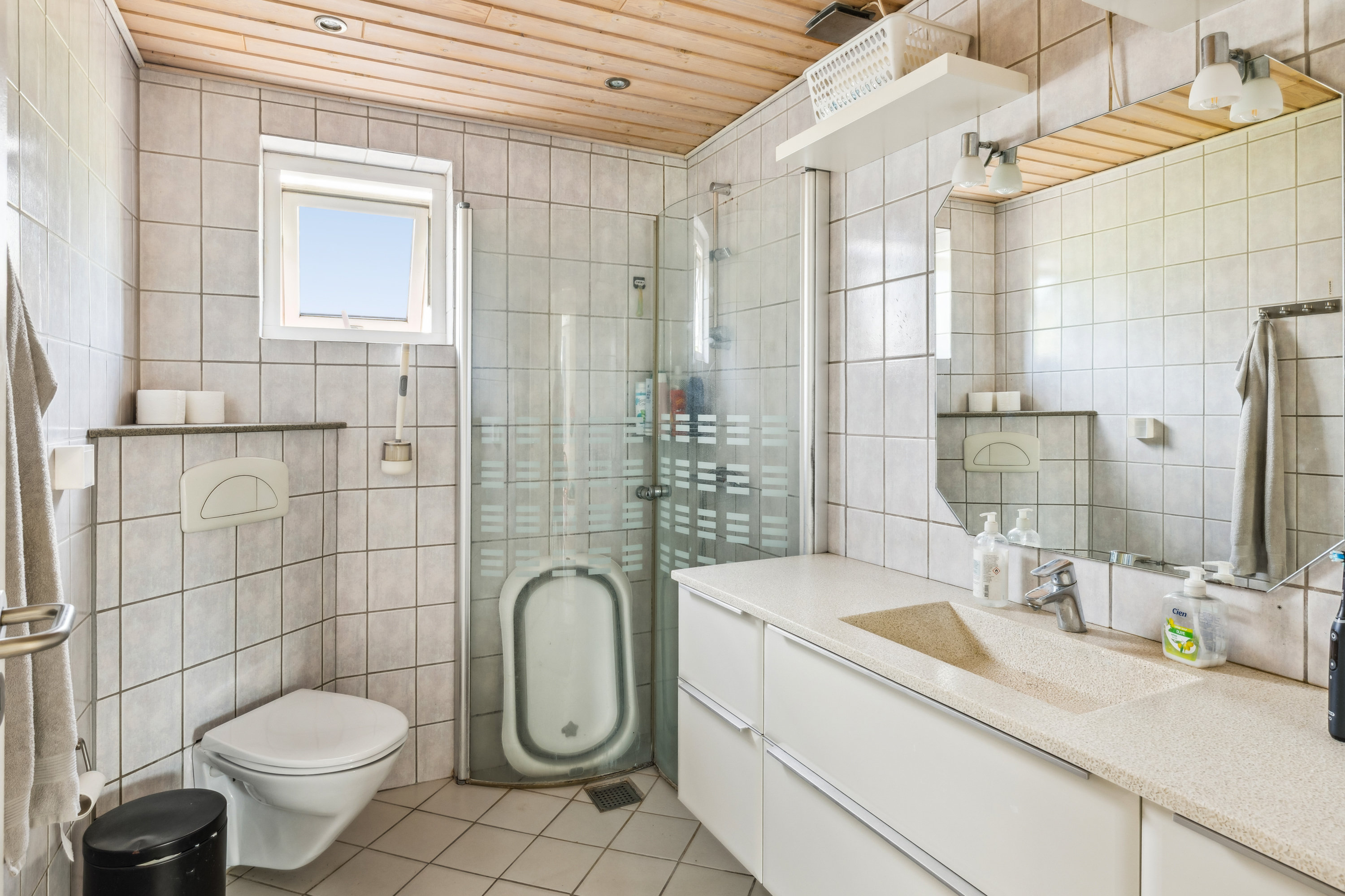 Fremhævet badeværelse billede i fuldskærmstilstand. Billede af Løvenholmvej 60, Gjesing, 8963 Auning