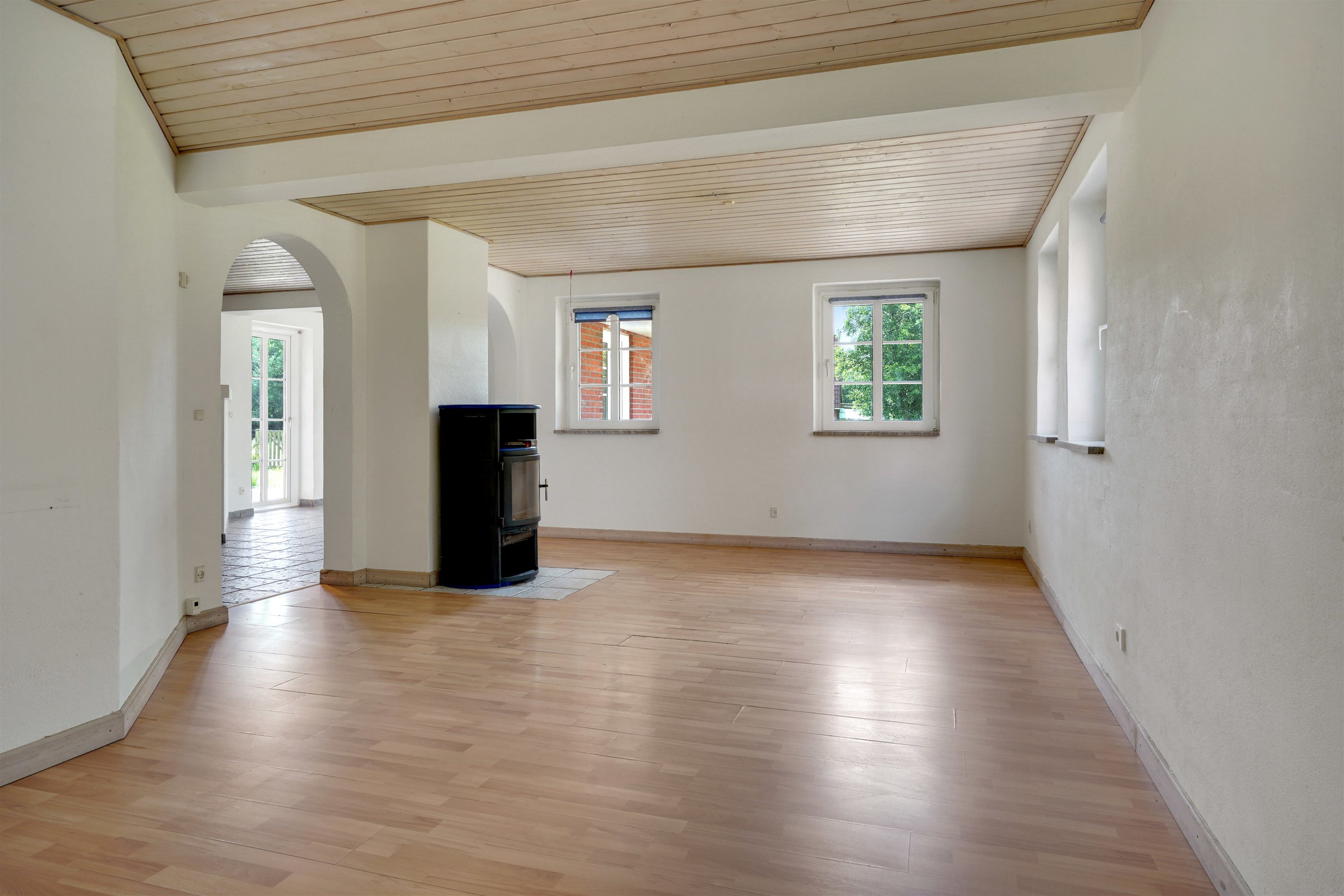 Fremhævet stue billede i fuldskærmstilstand. Billede af Askærgårdvej 19, Sig, 6800 Varde