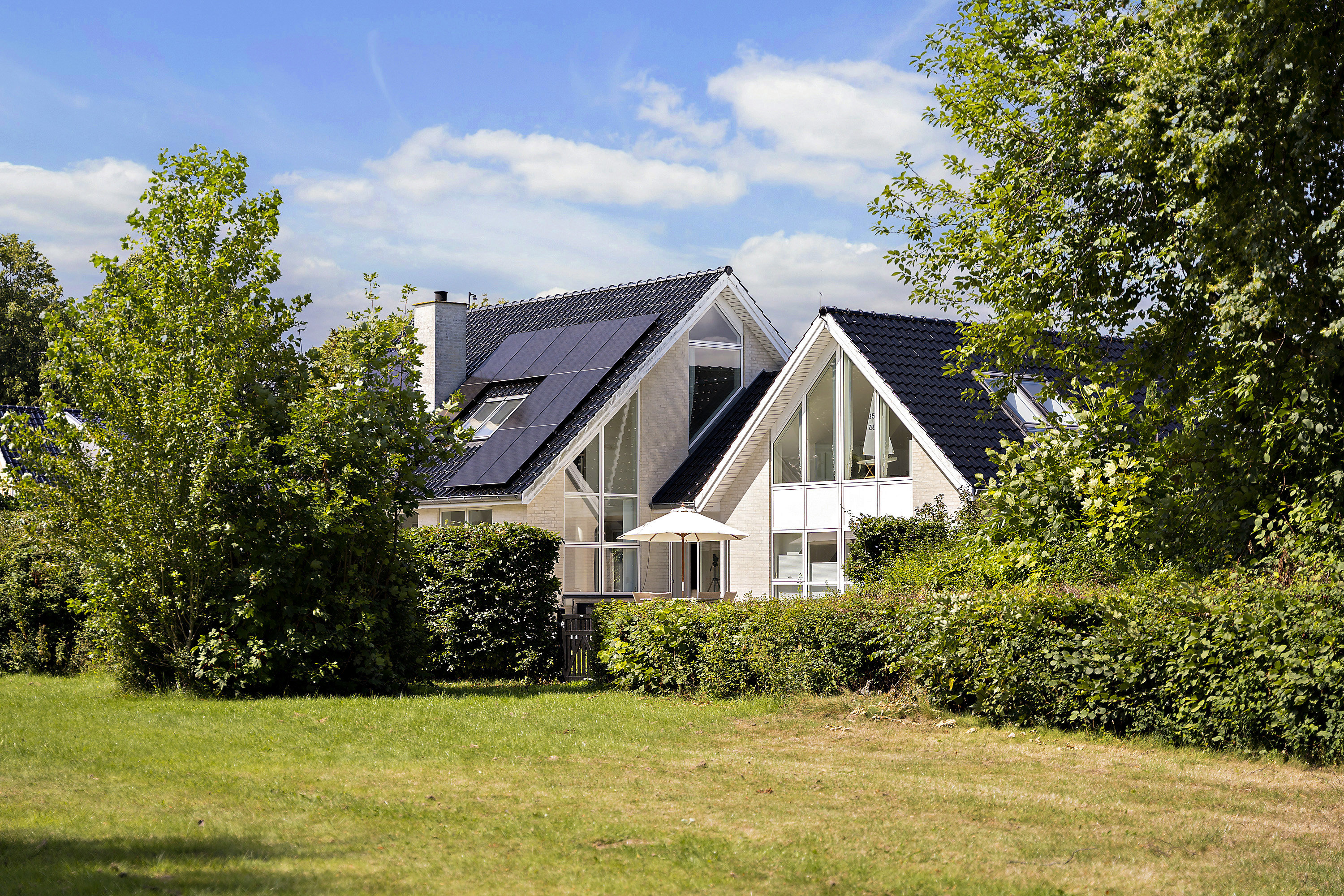 Fremhævet ejendommen billede i fuldskærmstilstand. Billede af Strandvejen 340D, 2980 Kokkedal