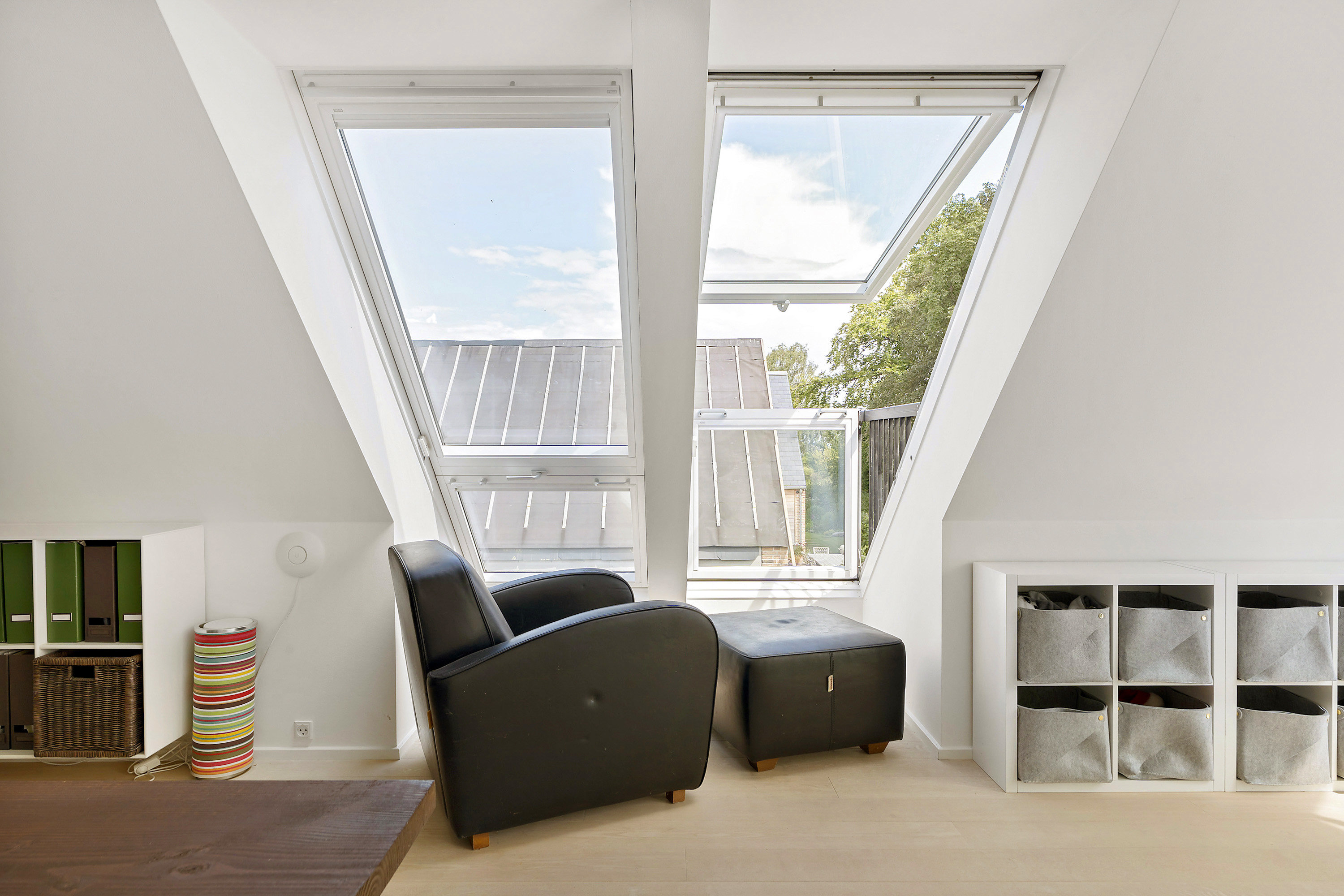 Fremhævet stue billede i fuldskærmstilstand. Billede af Strandvejen 340D, 2980 Kokkedal