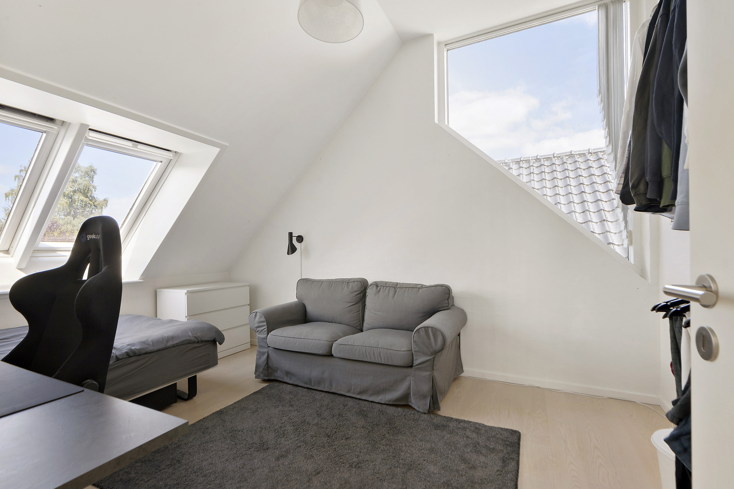 Fremhævet stue billede i fuldskærmstilstand. Billede af Strandvejen 340D, 2980 Kokkedal