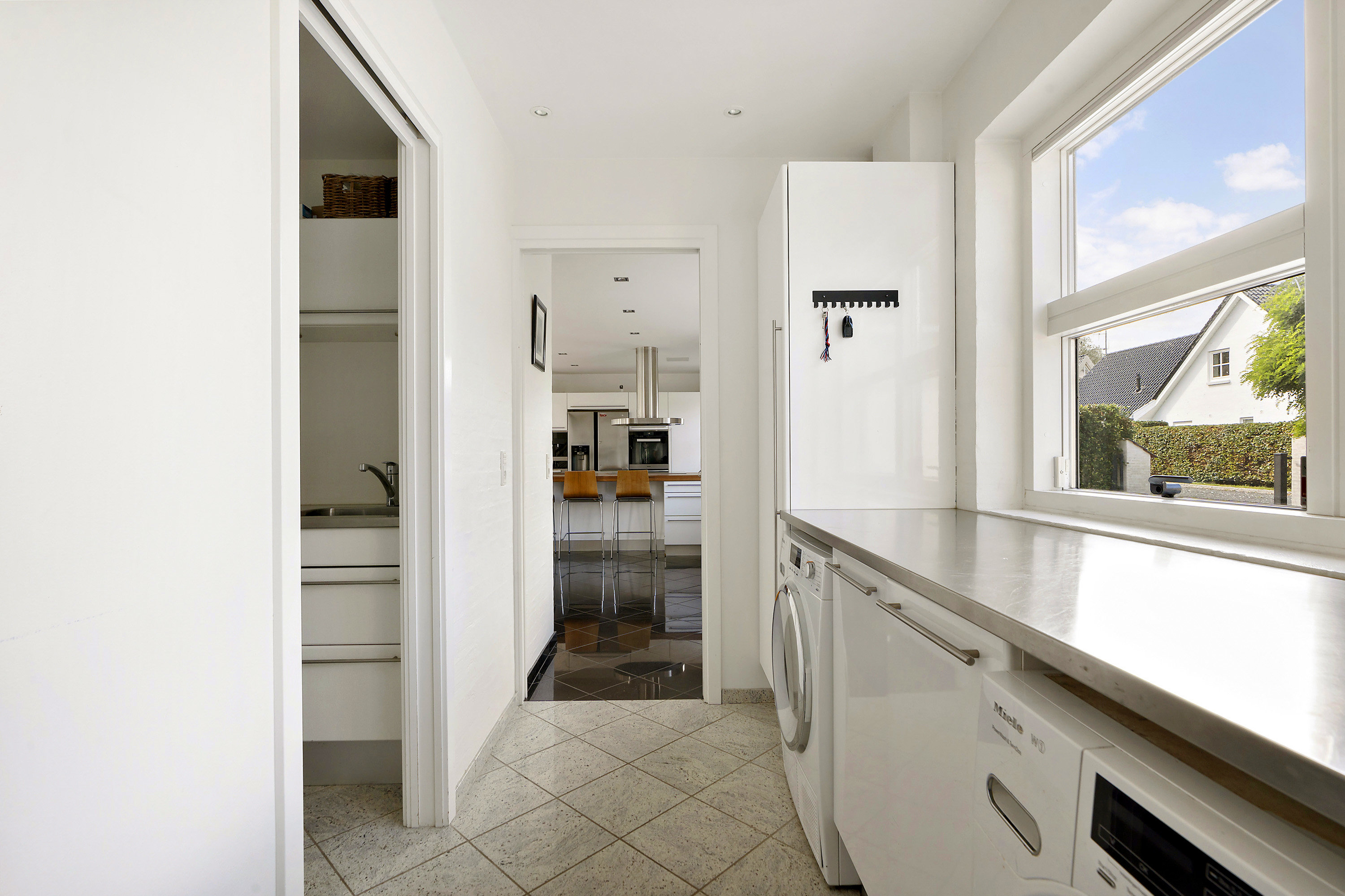 Fremhævet værelse billede i fuldskærmstilstand. Billede af Strandvejen 340D, 2980 Kokkedal