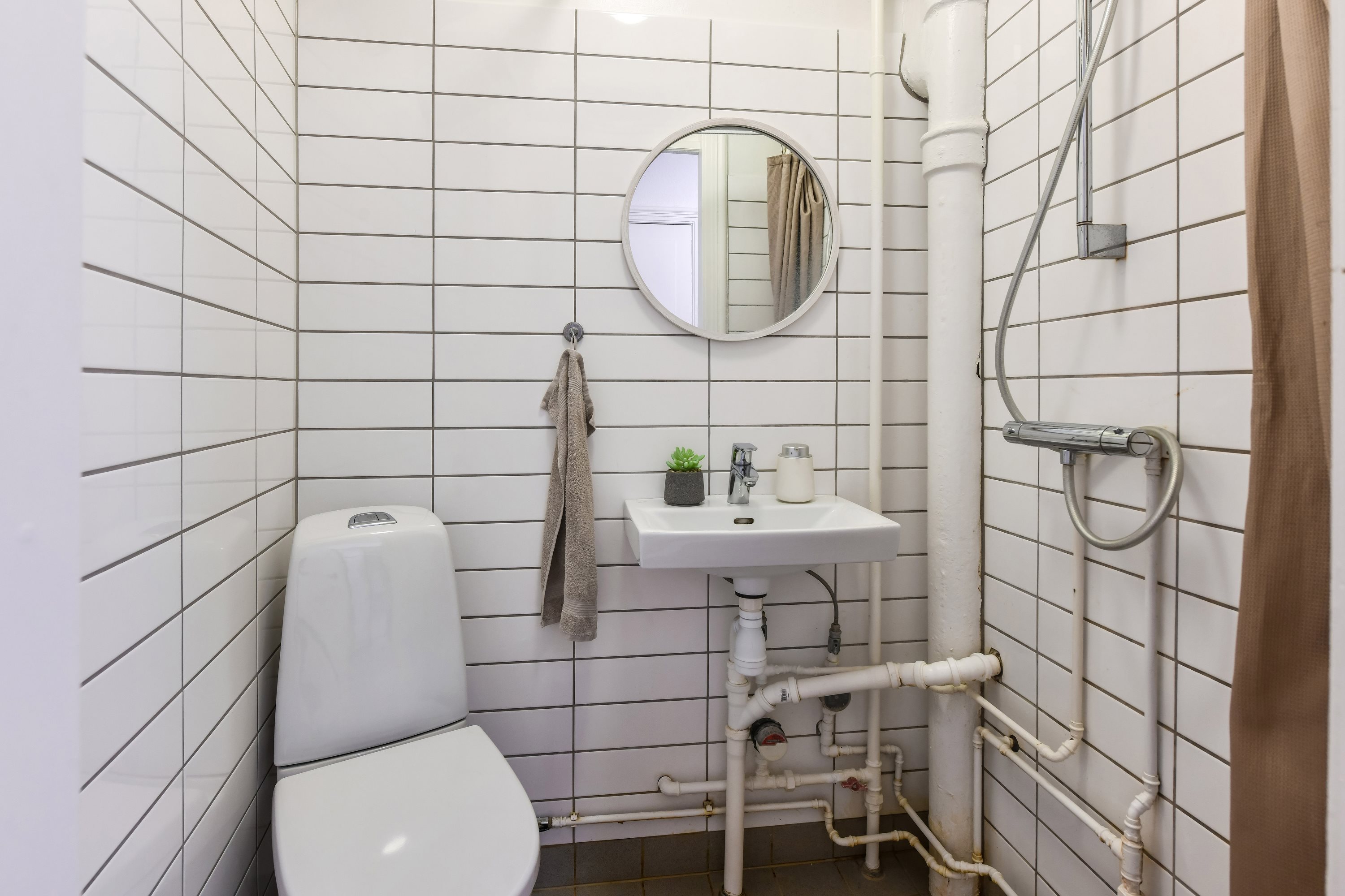 Fremhævet badeværelse billede i fuldskærmstilstand. Billede af Gl Vardevej 27, 1. th., 6700 Esbjerg