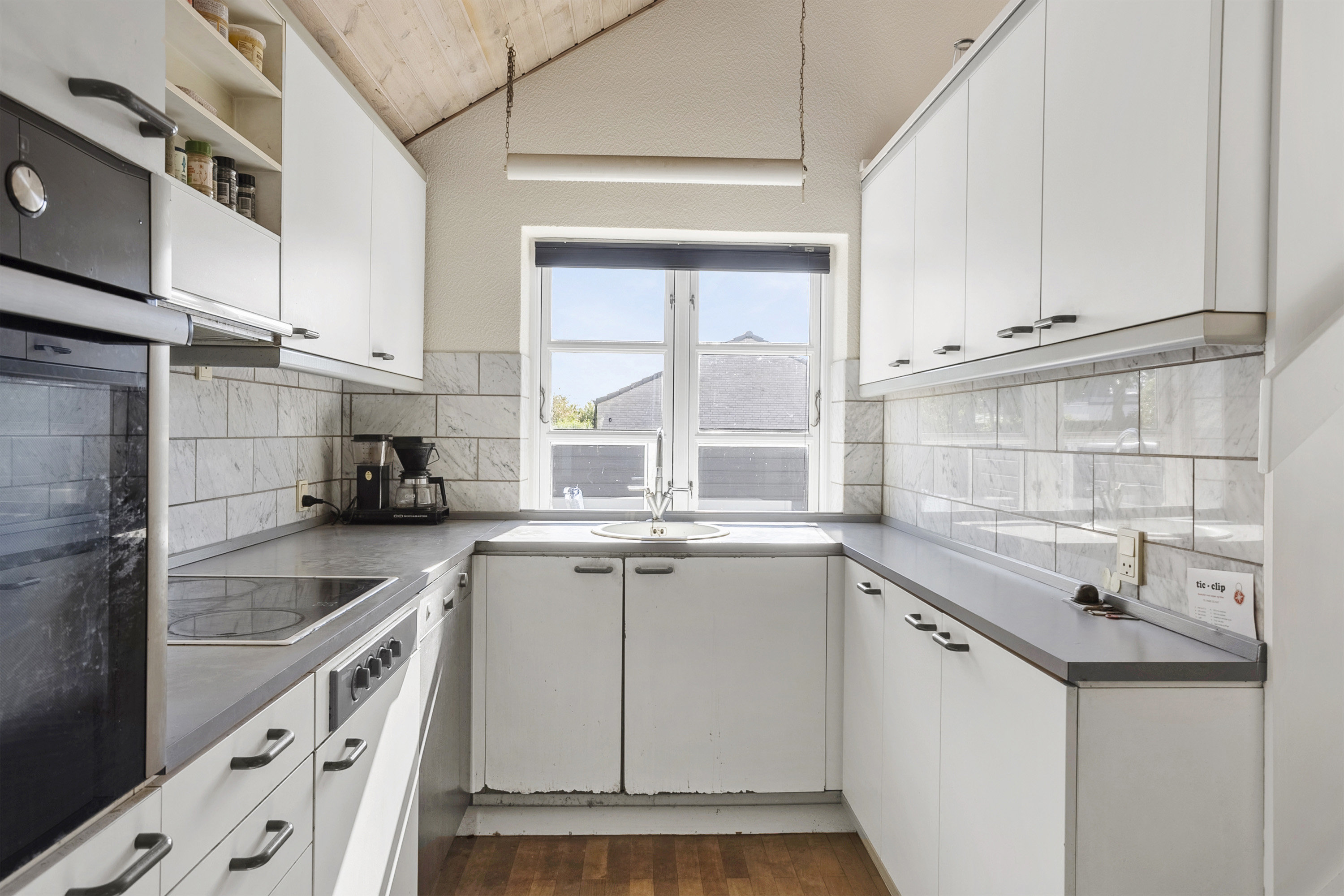 Fremhævet køkken billede i fuldskærmstilstand. Billede af Thorshavnsgade 21, Christiansbjerg, 8200 Aarhus N