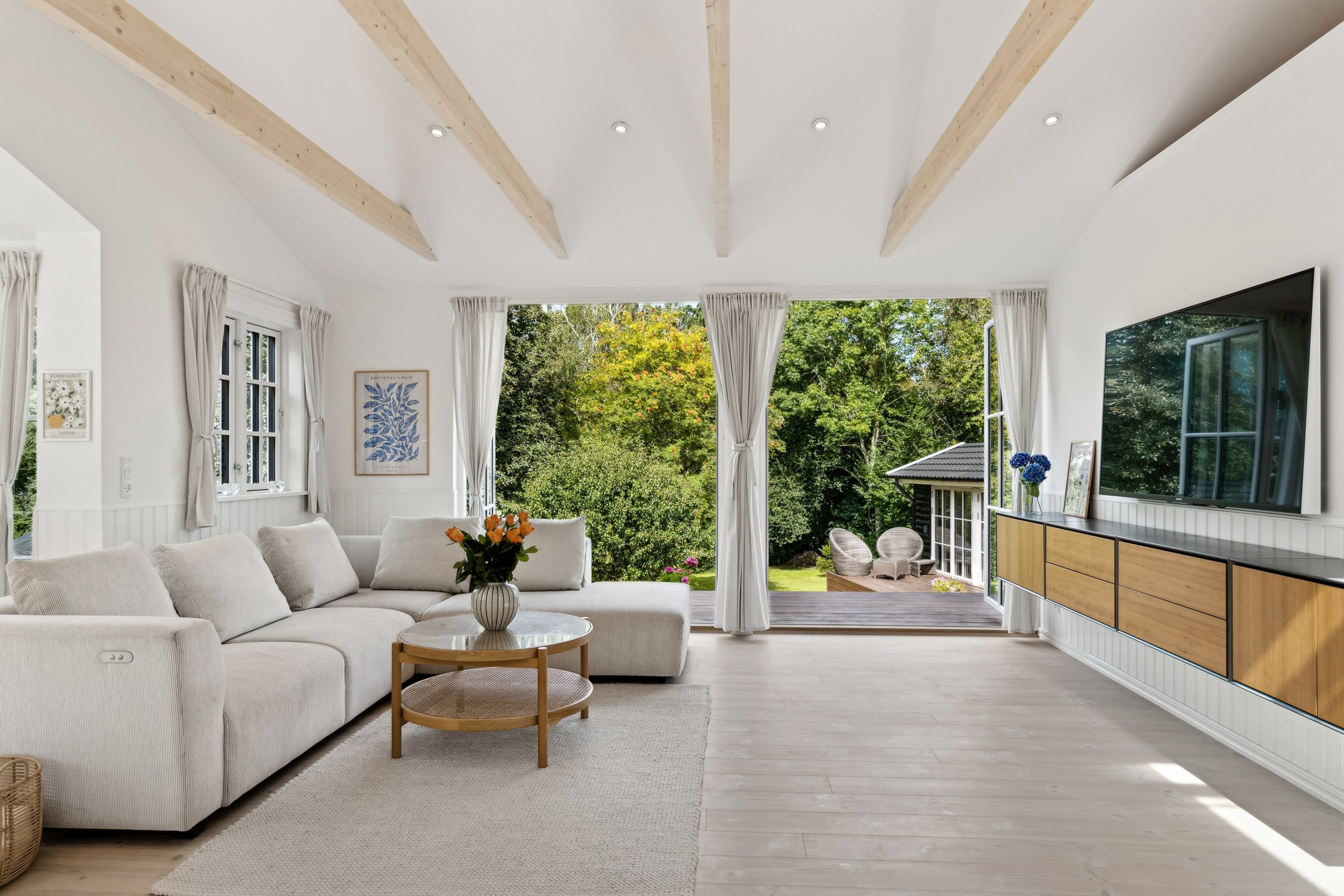 Fremhævet stue billede i fuldskærmstilstand. Billede af Strandmosevej 15, Ebbeløkke, 4500 Nykøbing Sj