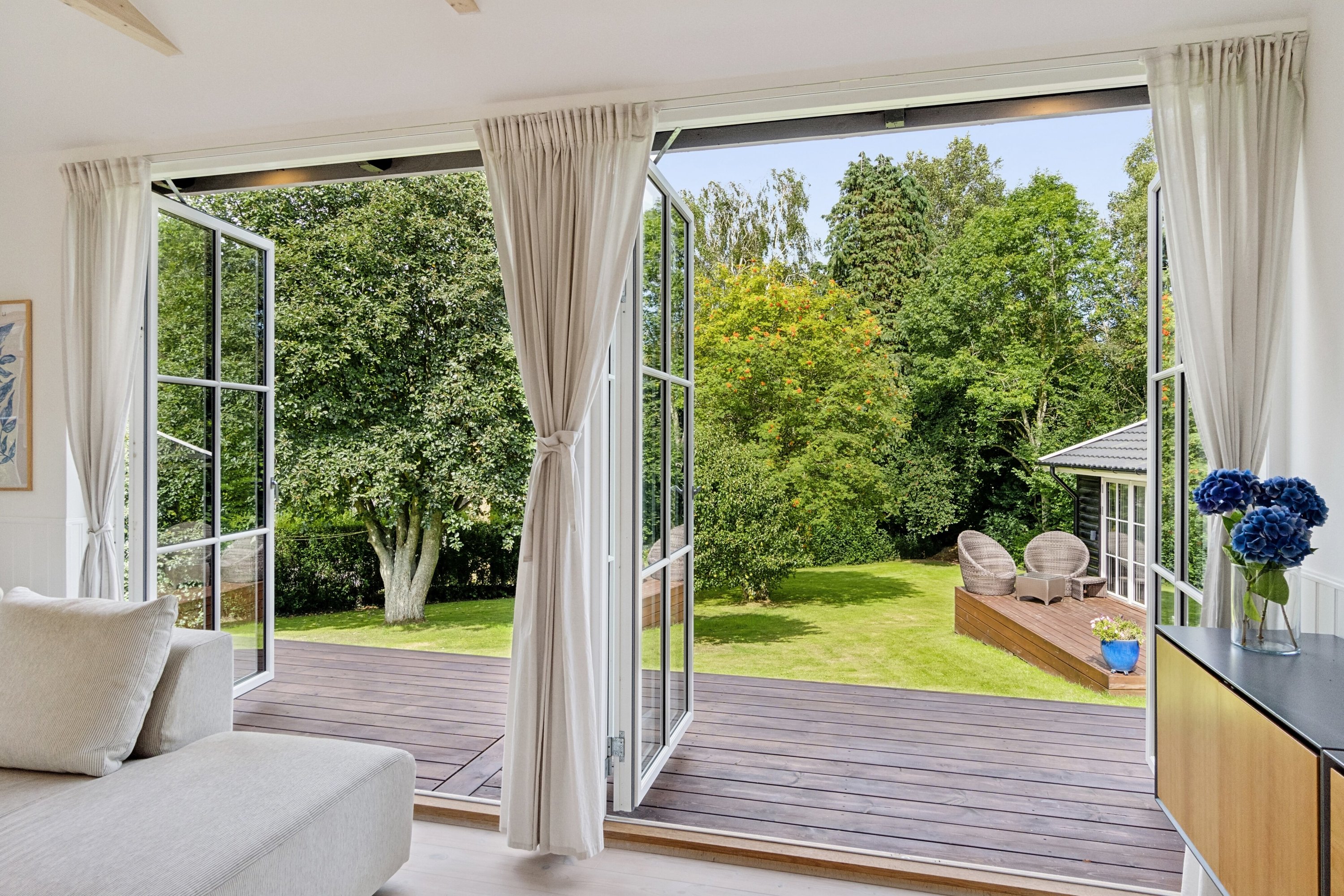 Fremhævet stue billede i fuldskærmstilstand. Billede af Strandmosevej 15, Ebbeløkke, 4500 Nykøbing Sj