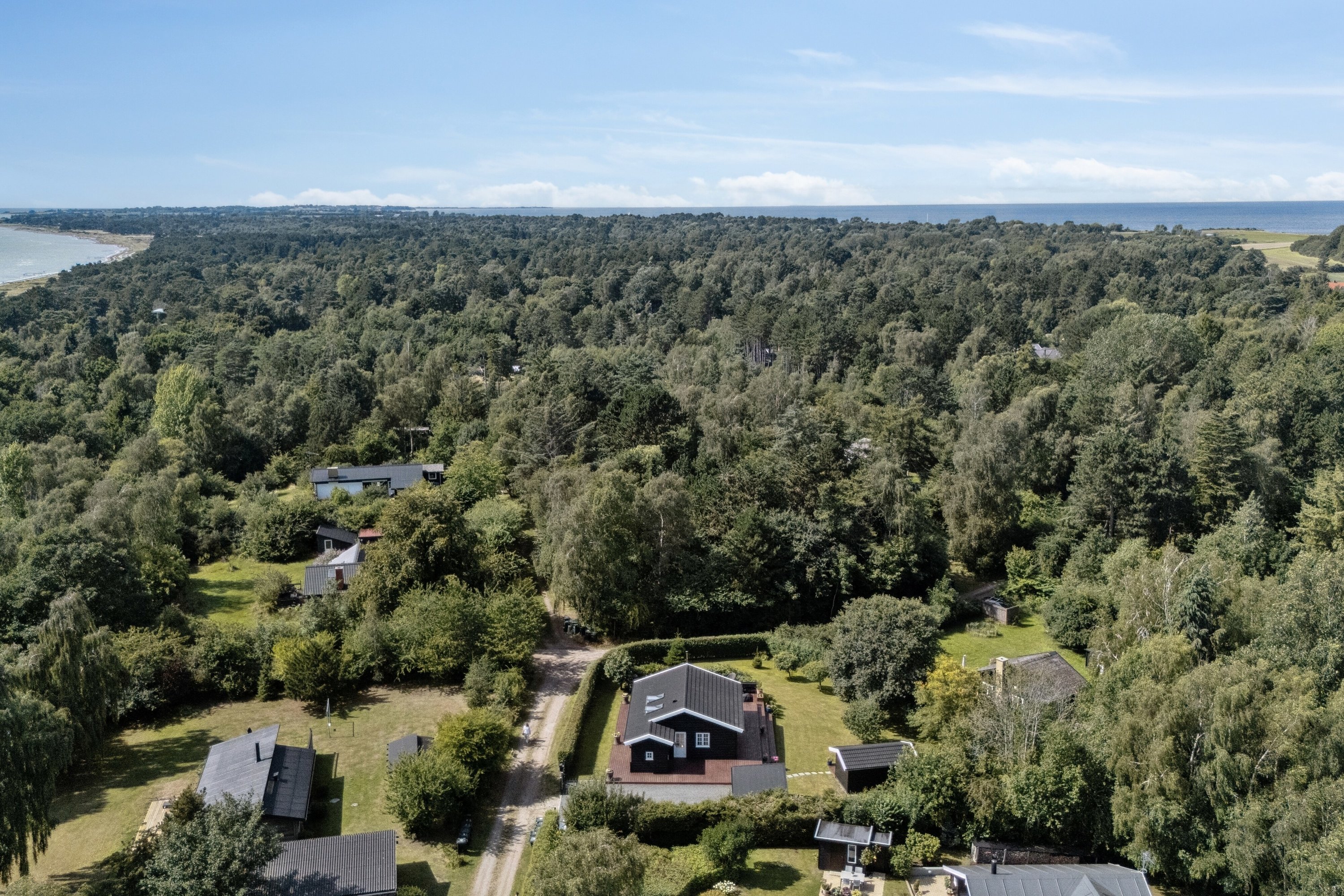 Fremhævet luftfoto billede i fuldskærmstilstand. Billede af Strandmosevej 15, Ebbeløkke, 4500 Nykøbing Sj