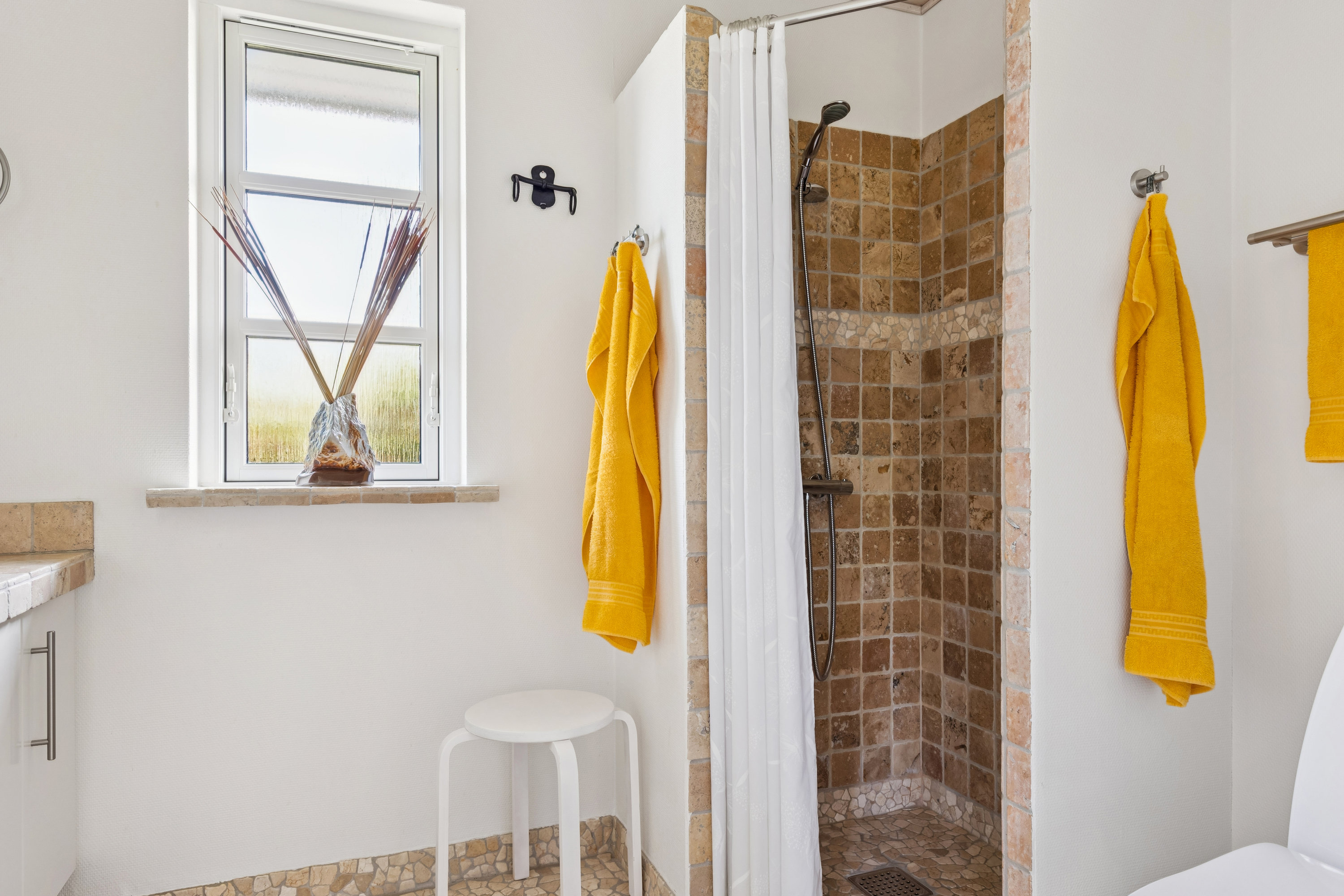 Fremhævet badeværelse billede i fuldskærmstilstand. Billede af Egevej 3, Havnsø, 4591 Føllenslev