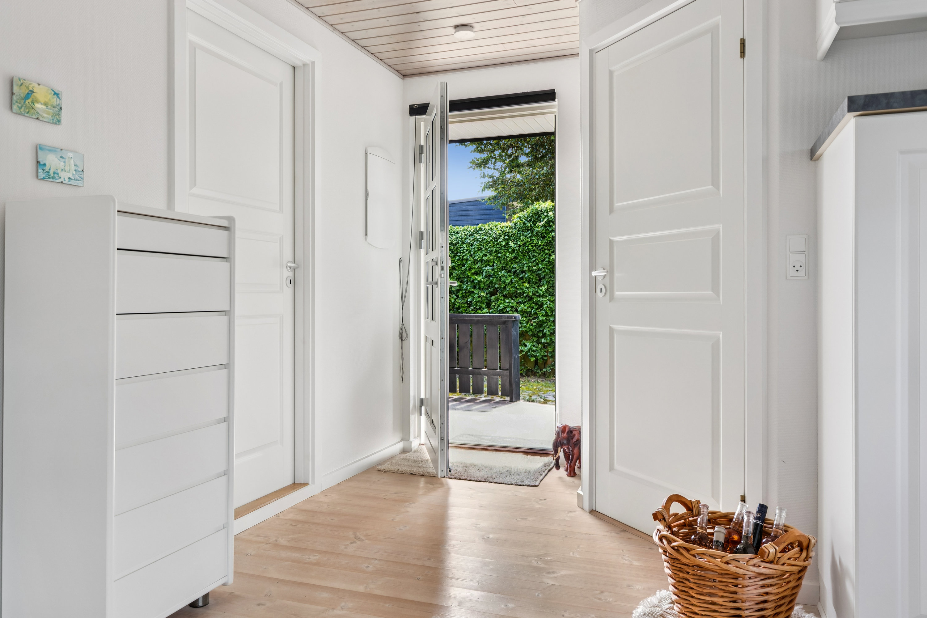 Fremhævet entre billede i fuldskærmstilstand. Billede af Egevej 3, Havnsø, 4591 Føllenslev