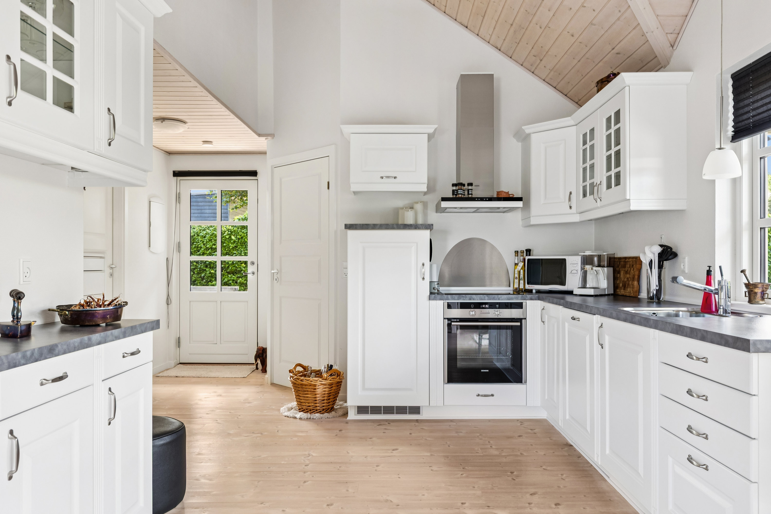 Fremhævet køkken billede i fuldskærmstilstand. Billede af Egevej 3, Havnsø, 4591 Føllenslev