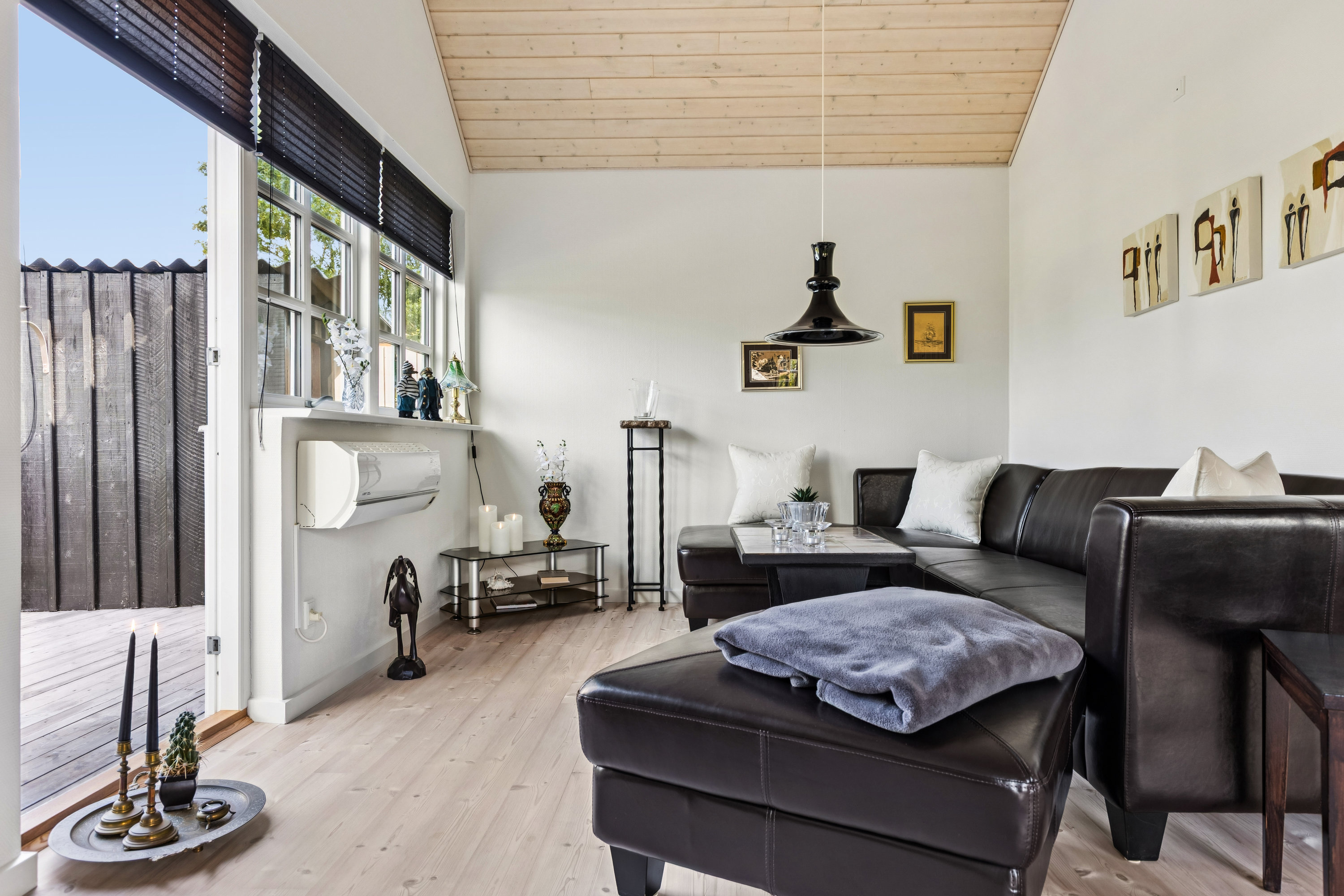 Fremhævet stue billede i fuldskærmstilstand. Billede af Egevej 3, Havnsø, 4591 Føllenslev