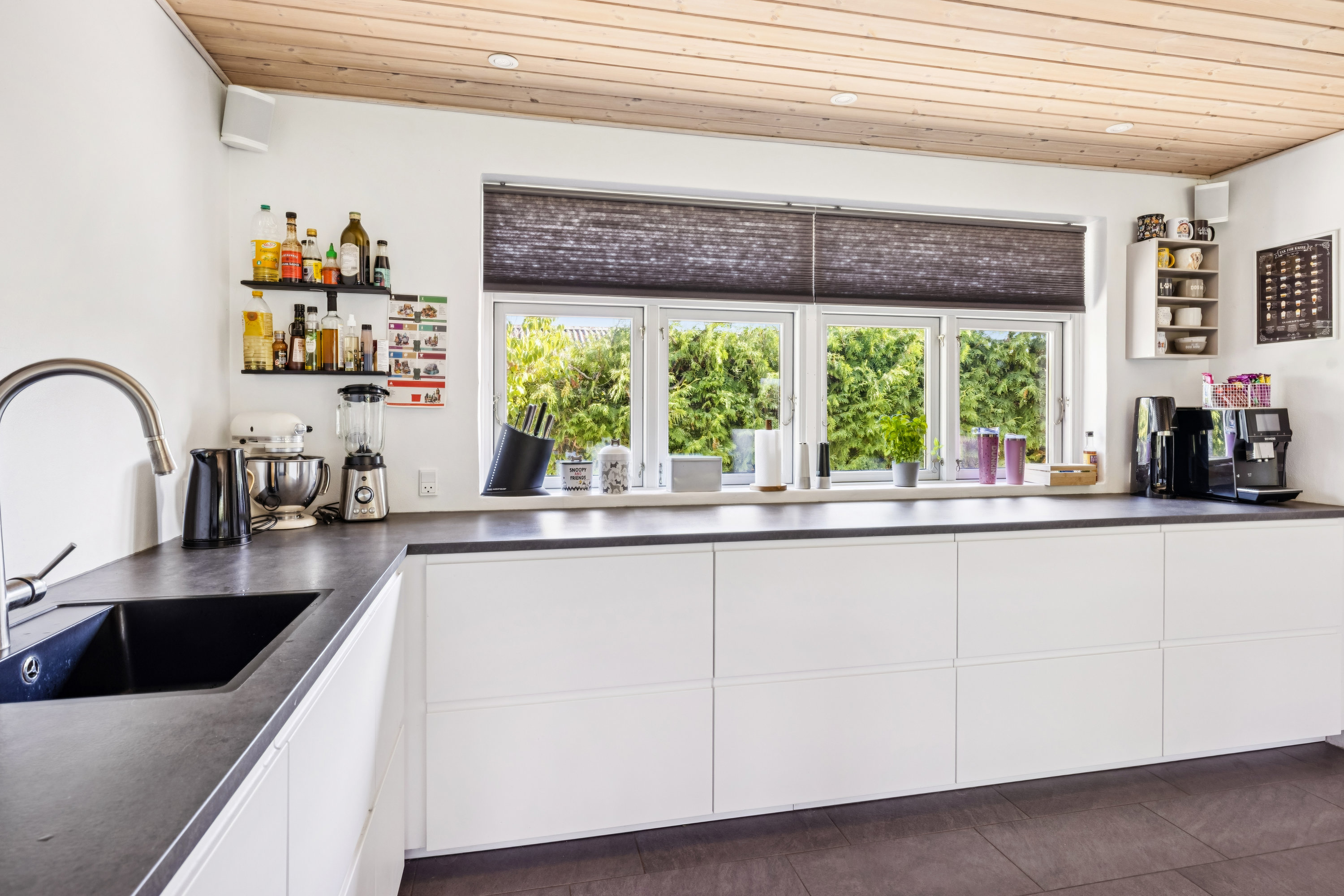 Fremhævet køkken billede i fuldskærmstilstand. Billede af Fasanvej 1B, Thorsager, 8410 Rønde