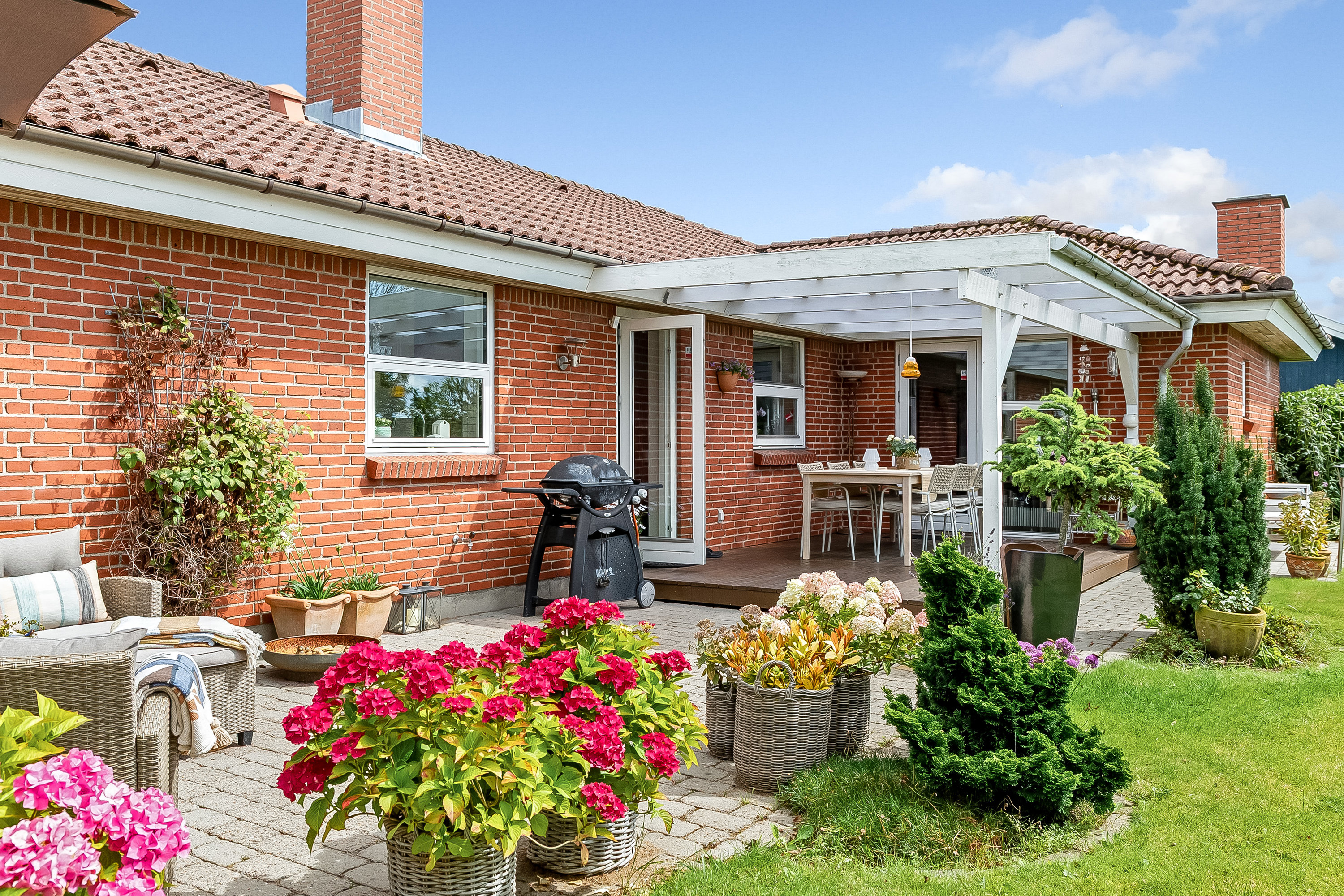 Fremhævet terrasse billede i fuldskærmstilstand. Billede af Julivænget 52, Bramdrupdam, 6000 Kolding