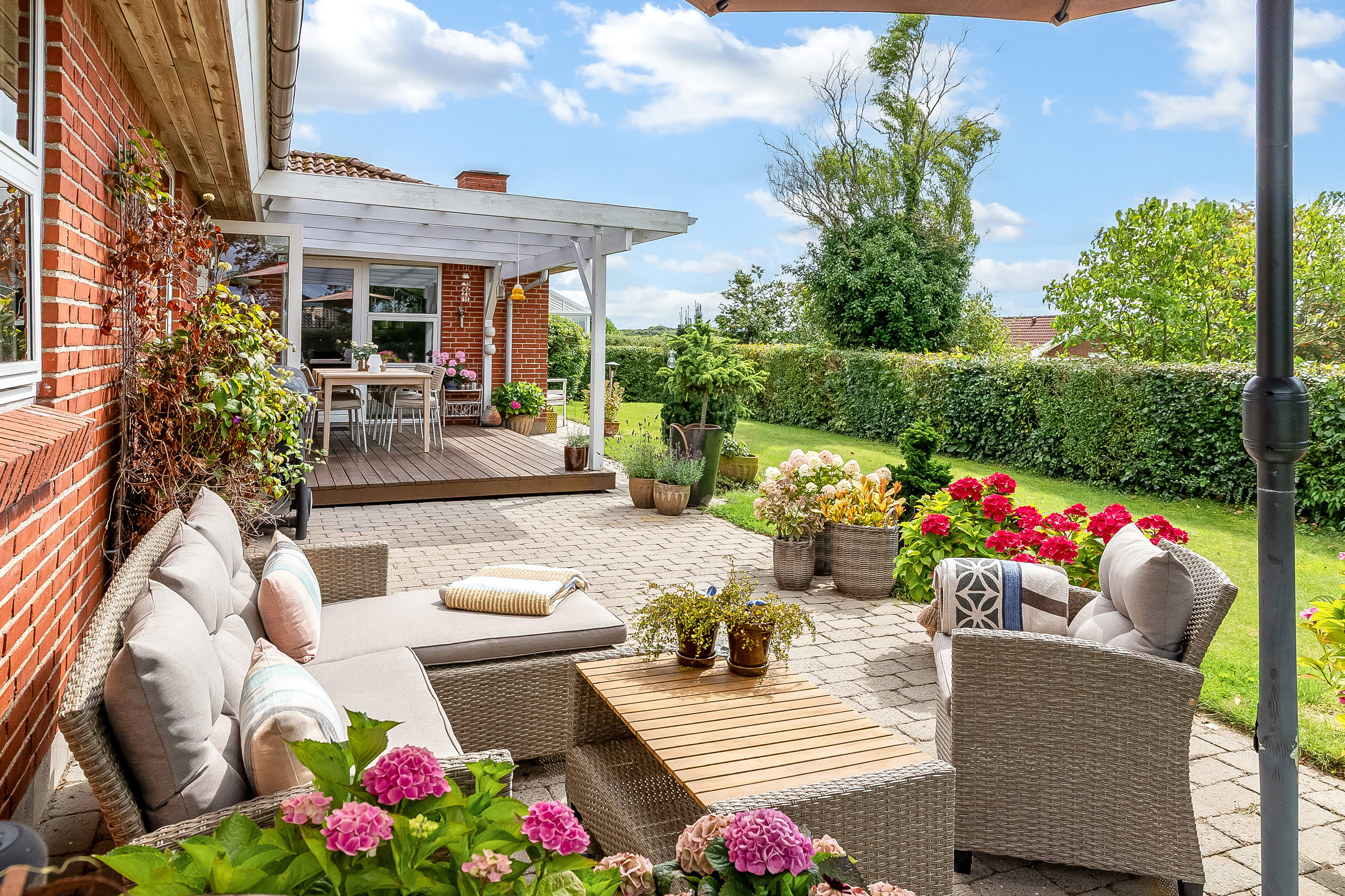 Fremhævet terrasse billede i fuldskærmstilstand. Billede af Julivænget 52, Bramdrupdam, 6000 Kolding