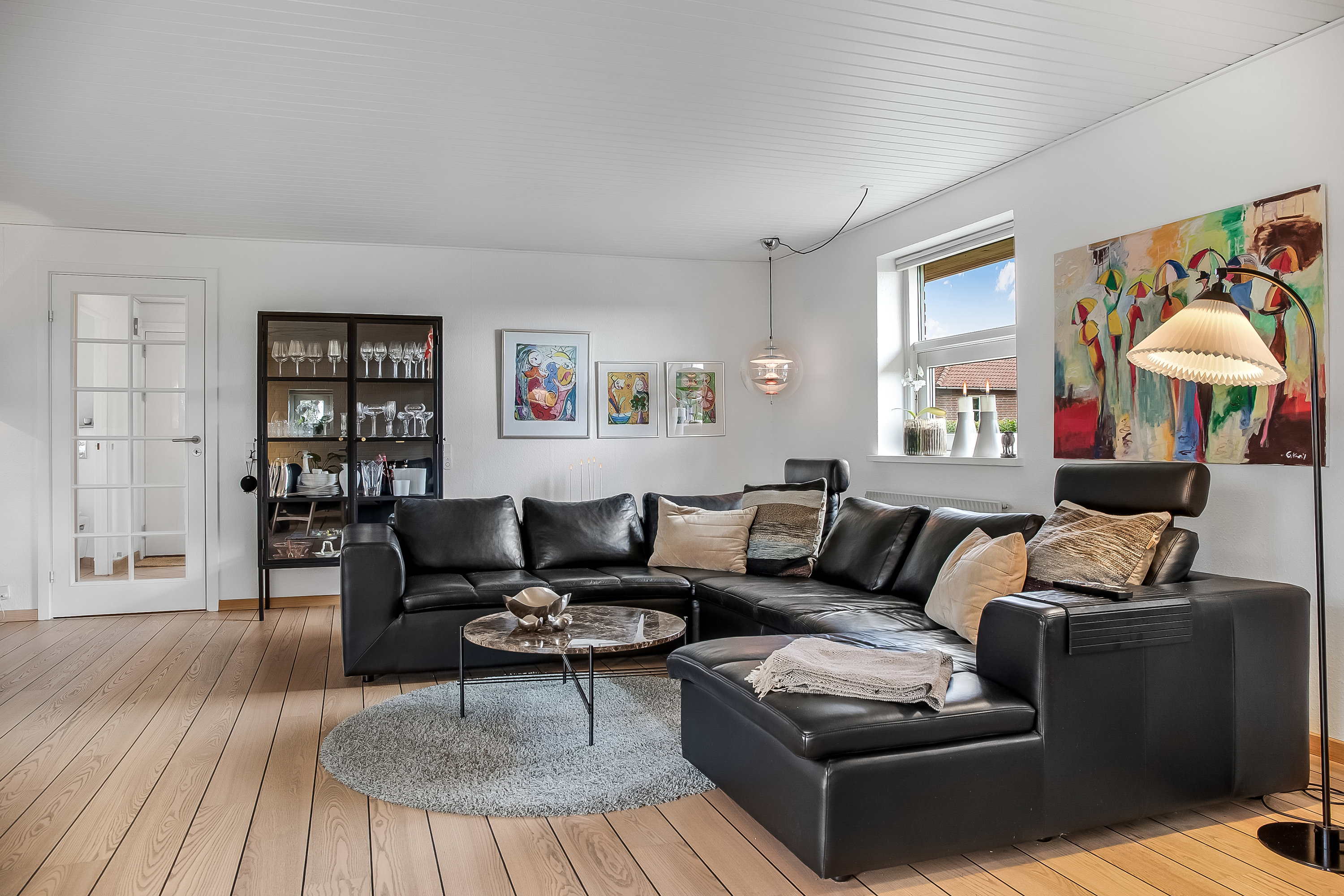 Fremhævet stue billede i fuldskærmstilstand. Billede af Julivænget 52, Bramdrupdam, 6000 Kolding